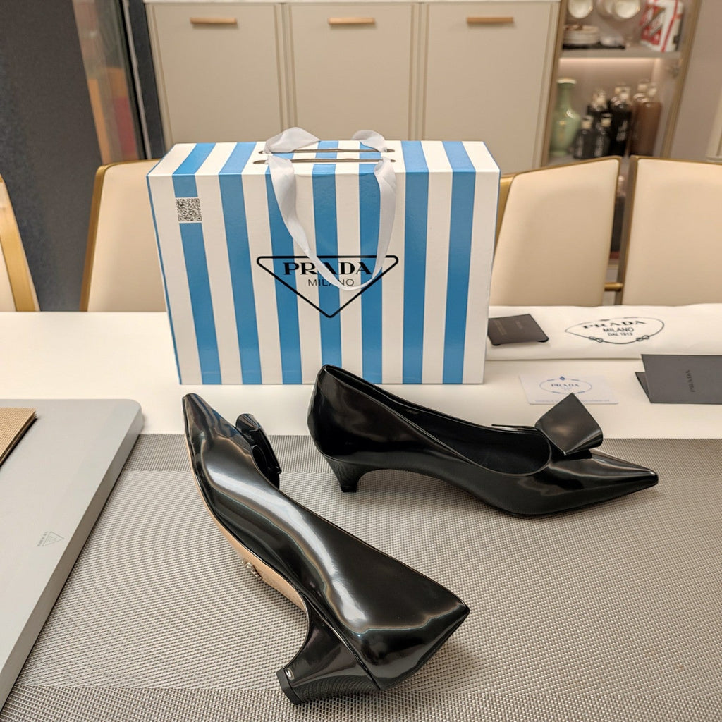 PRADA 26S POINTED TOE PUMPS 45MM IN BLACK CALFSKIN