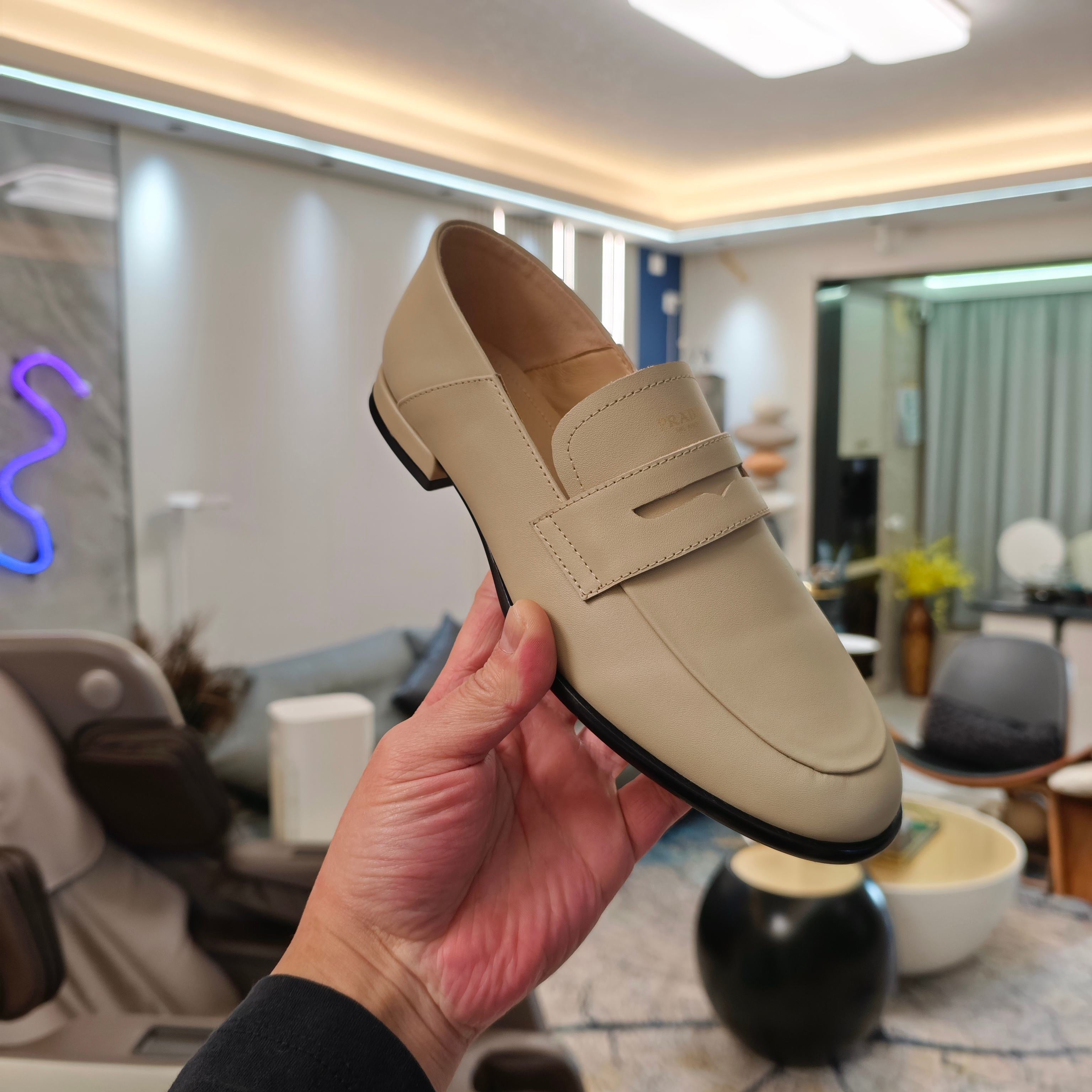 PRADA 26S LOAFERS 20MM IN BEIGE CALFSKIN