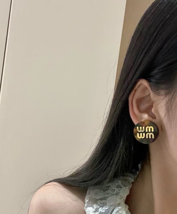 MIUMIU 26S ROUND LOGO STUD EARRINGS IN TORTOISE RESIN AND GOLD TONE METAL 633793