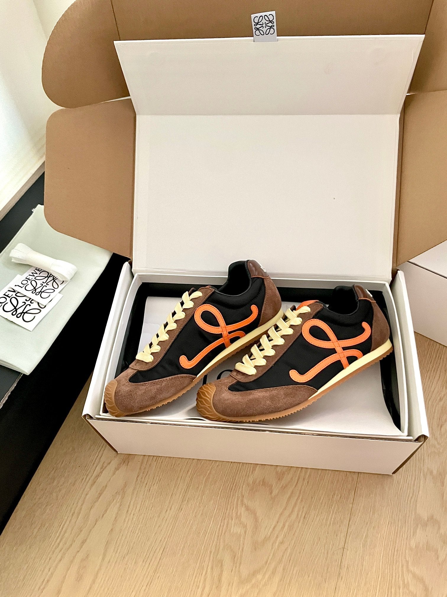 LOEWE 26S BALLET RUNNER 2.0 IN DARK BROWN SUEDE AND BLACK NYLON