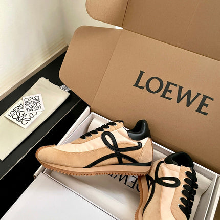 LOEWE 26S FLOW RUNNER SNEAKER IN LIGHT BROWN SUEDE AND BLACK SHEEPSKIN