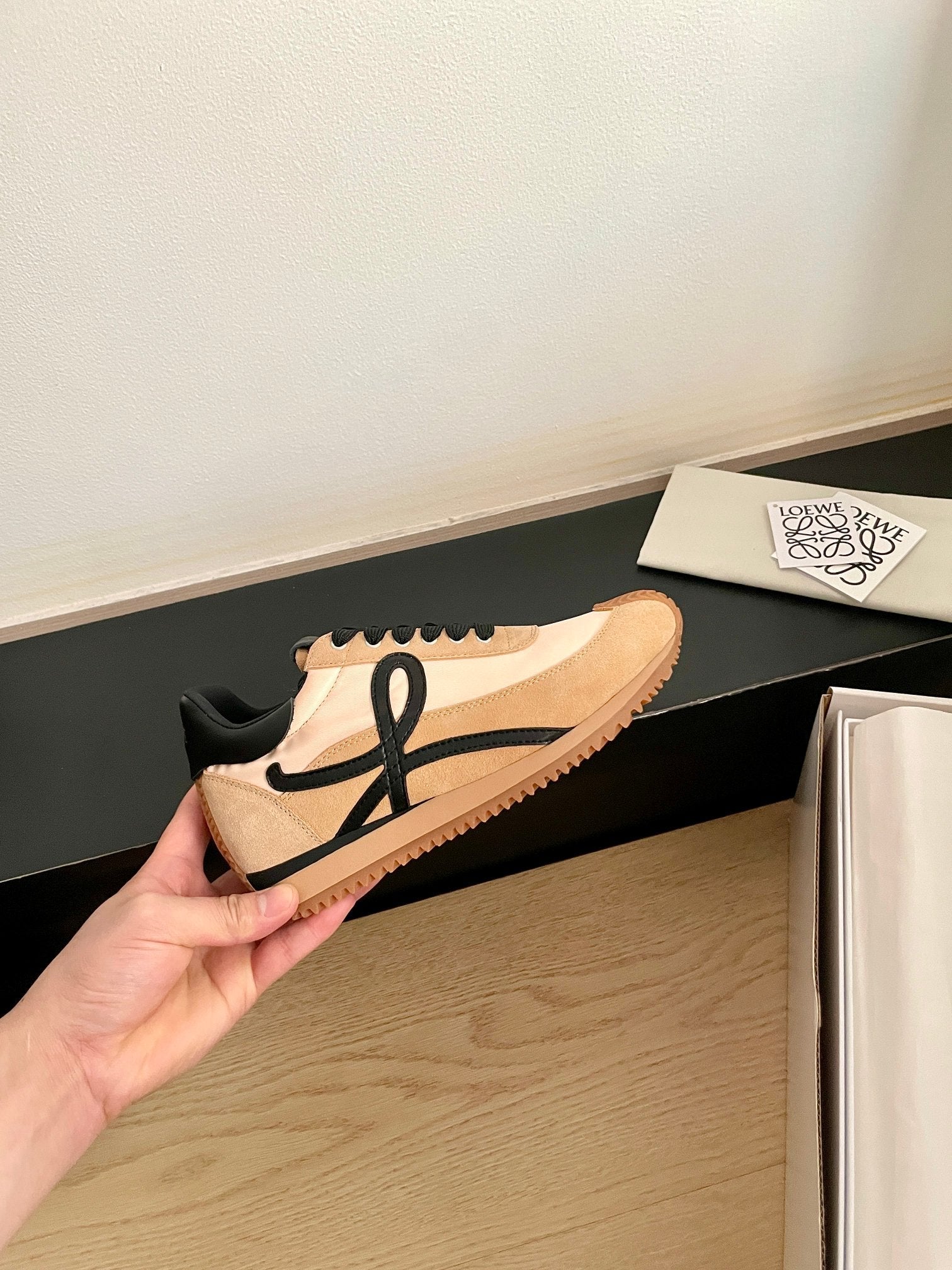 LOEWE 26S FLOW RUNNER SNEAKER IN LIGHT BROWN SUEDE AND BLACK SHEEPSKIN