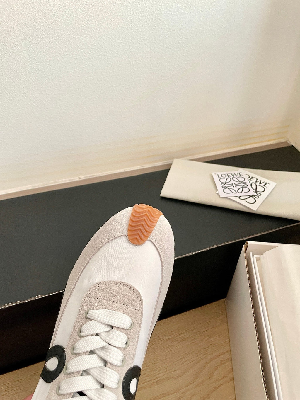 LOEWE 26S FLOW RUNNER SNEAKER IN LIGHT GRAY SUEDE AND BLACK SHEEPSKIN