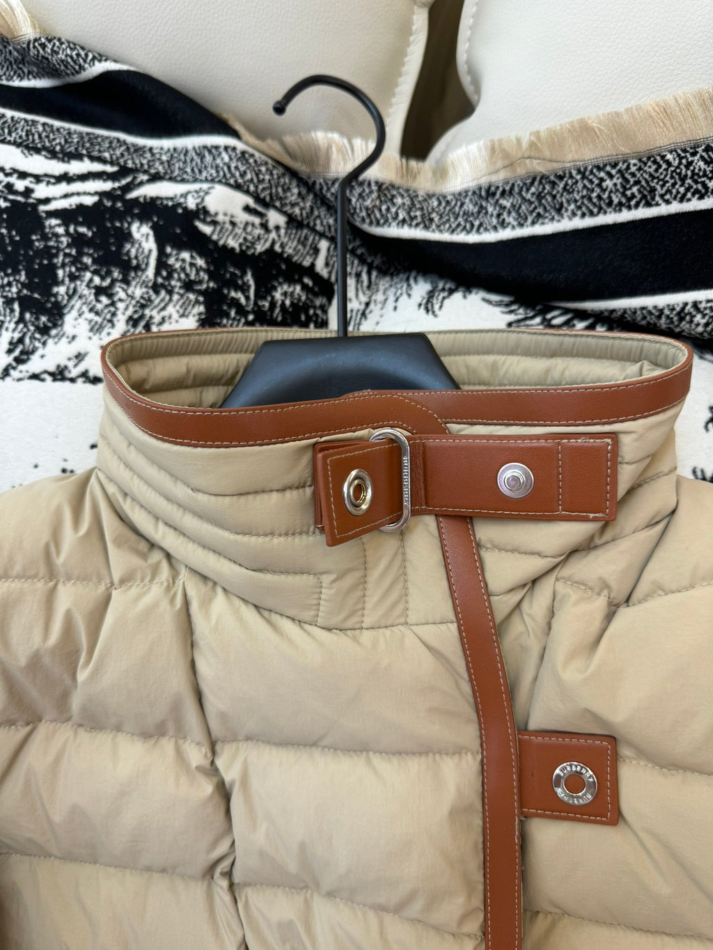 BURBERRY 25S SHORT DOWN JACKET 190
