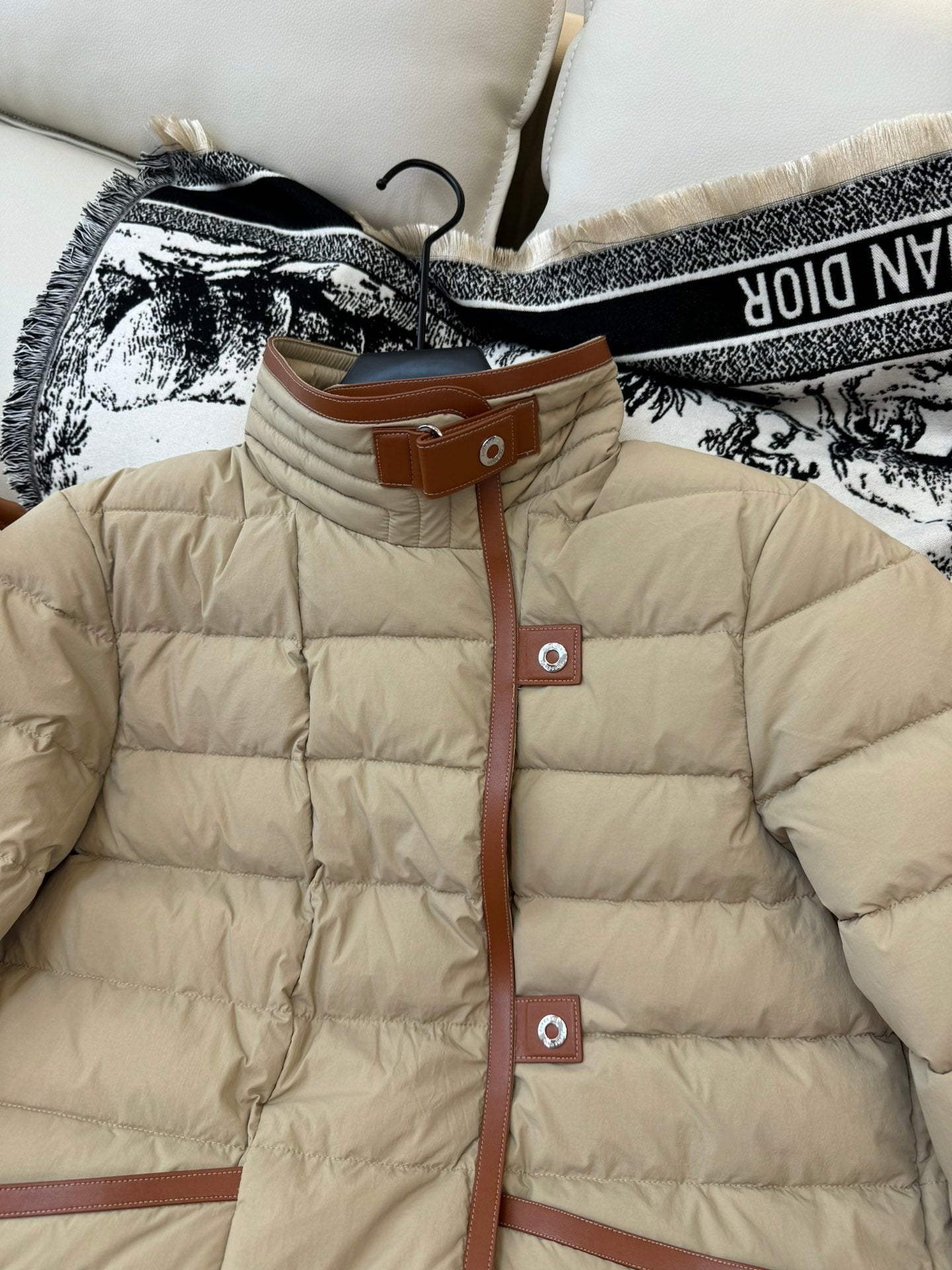 BURBERRY 25S SHORT DOWN JACKET 190