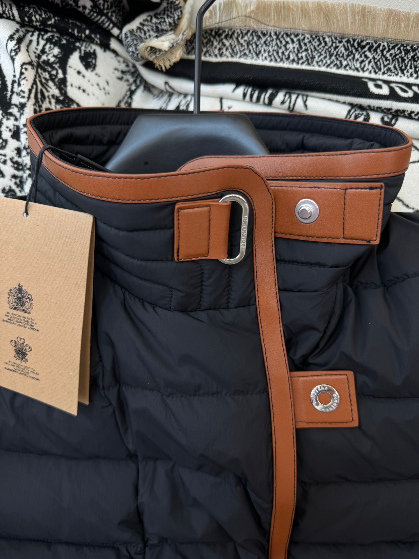 BURBERRY 25S SHORT DOWN JACKET 191