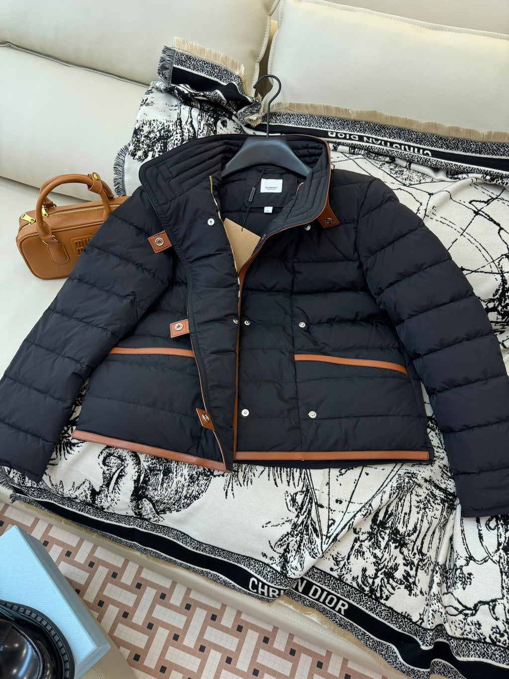 BURBERRY 25S SHORT DOWN JACKET 191