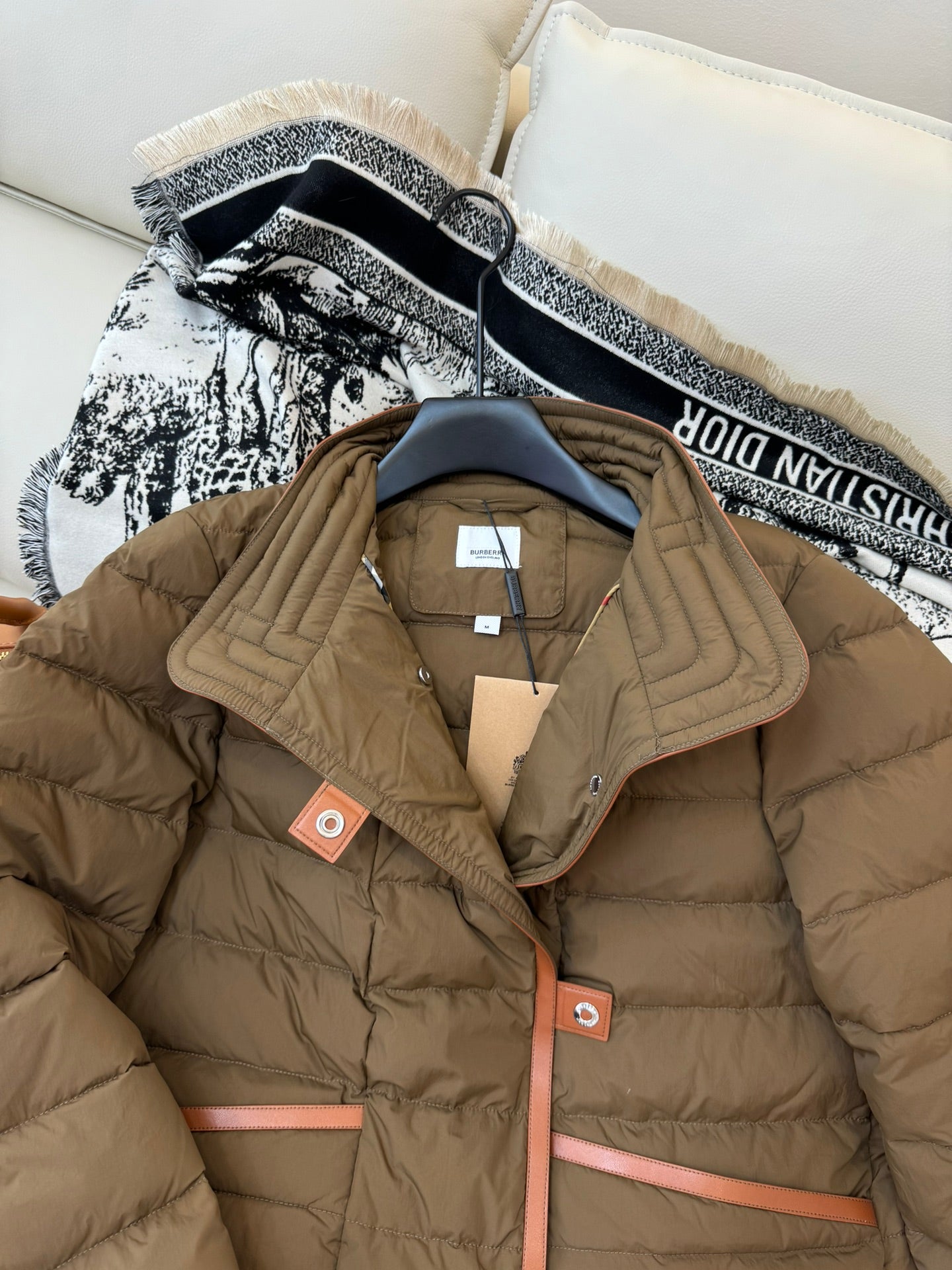 BURBERRY 25S SHORT DOWN JACKET 192