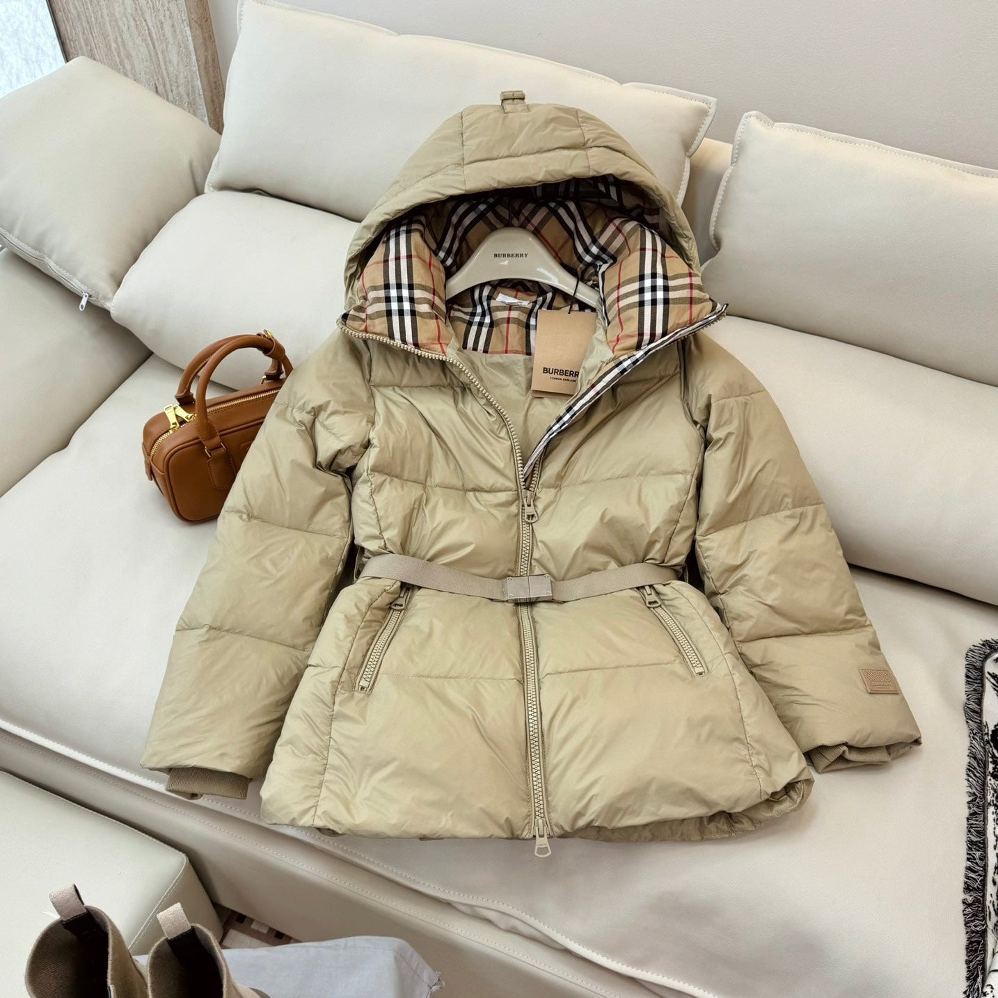 BURBERRY 25S DOWN JACKET 140