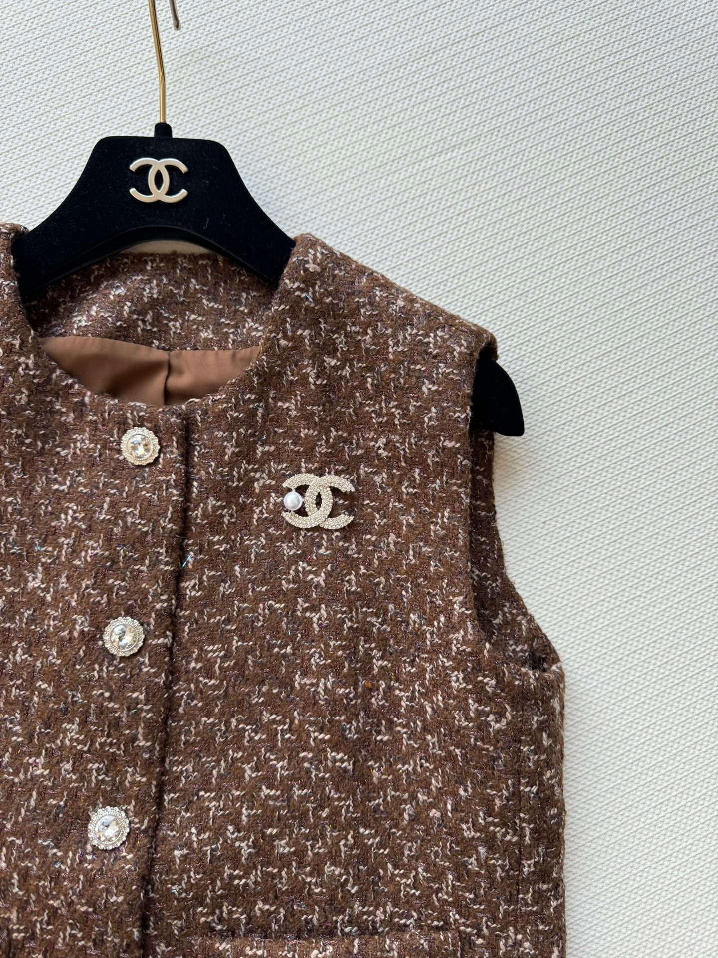 CHANEL 26S SLEEVELESS BLAZER 712