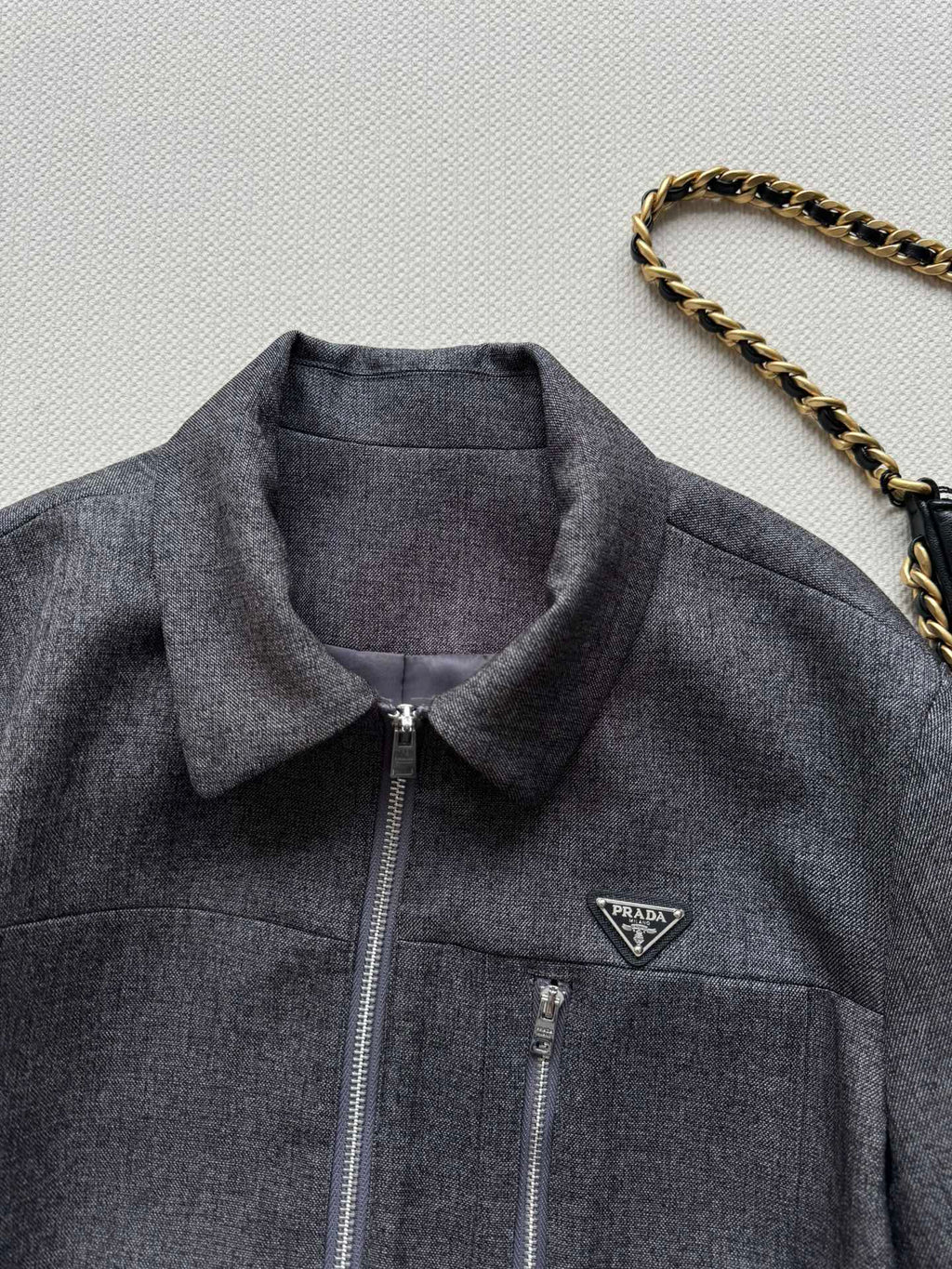 PRADA 26S SUIT 650