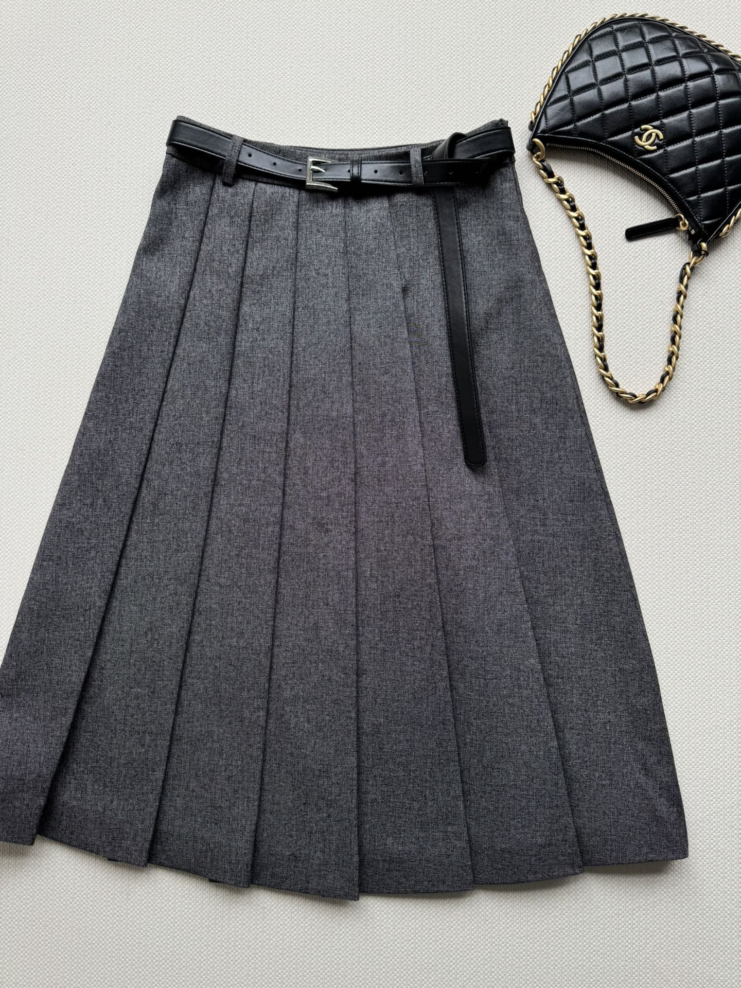PRADA 26S PLEATED MIDI SKIRT 648