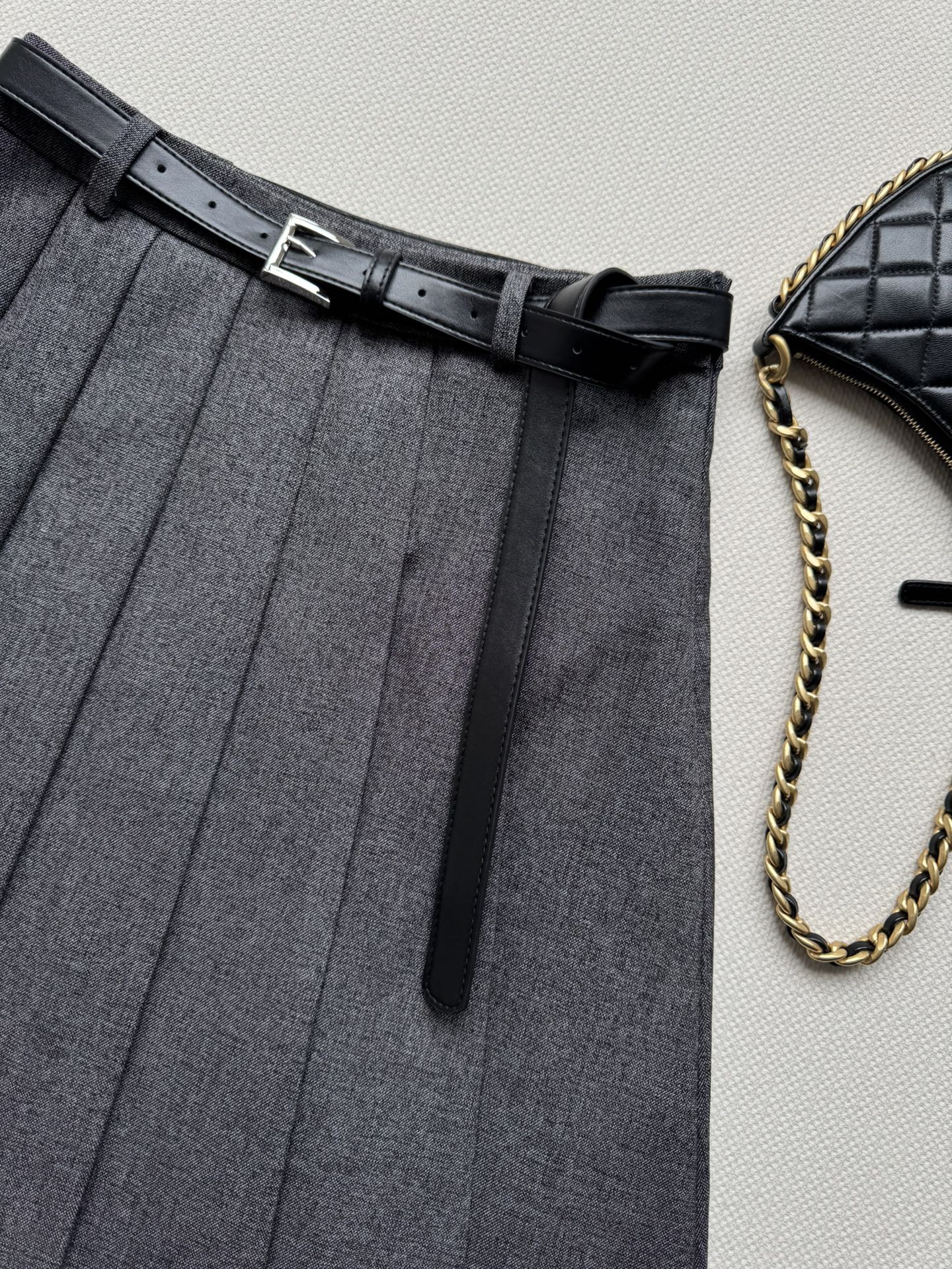PRADA 26S PLEATED MIDI SKIRT 648