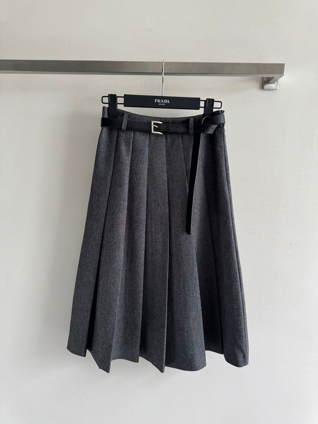 PRADA 26S PLEATED MIDI SKIRT 648