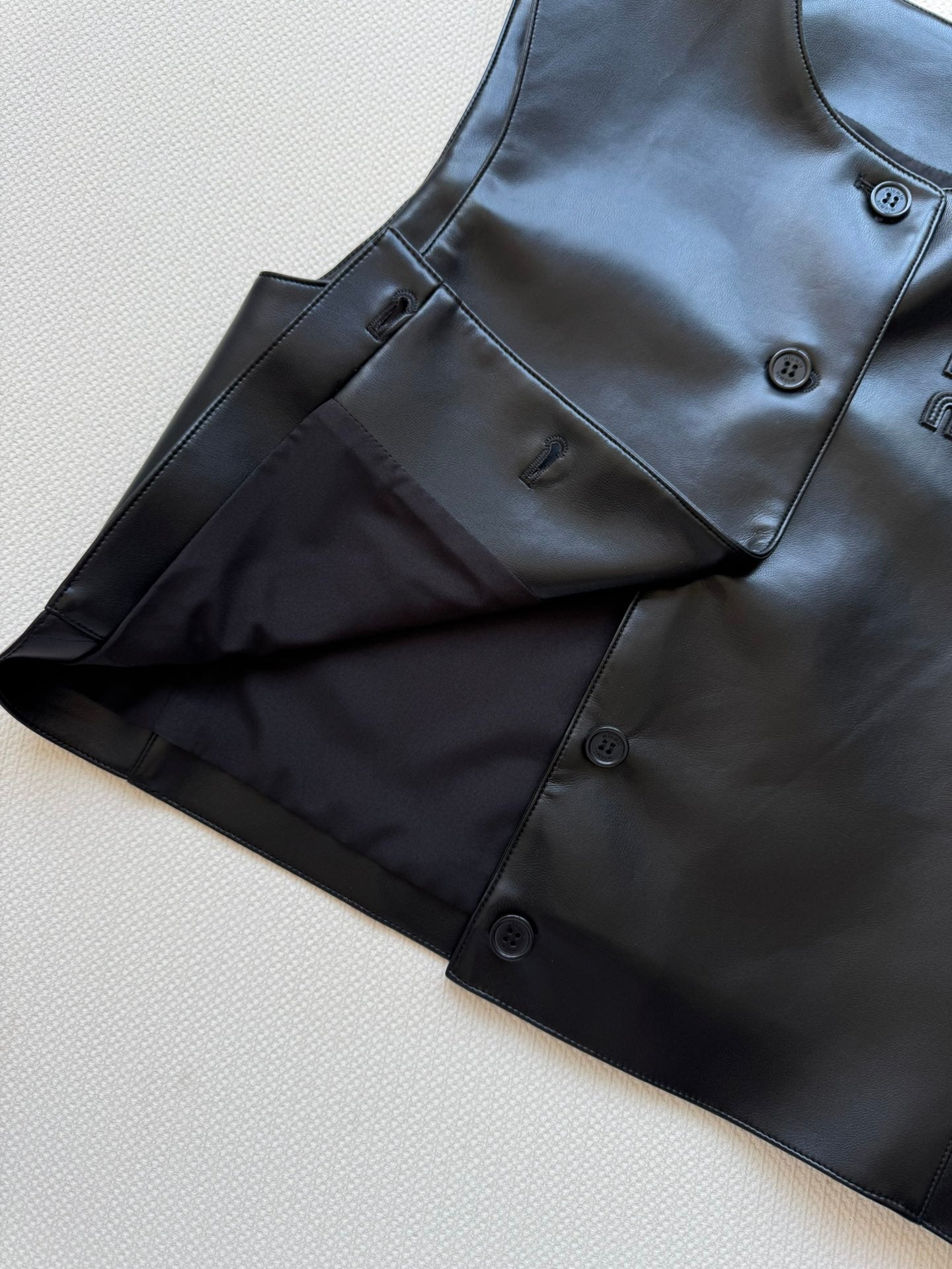 MIUMIU LEATHER VEST STYLE 726