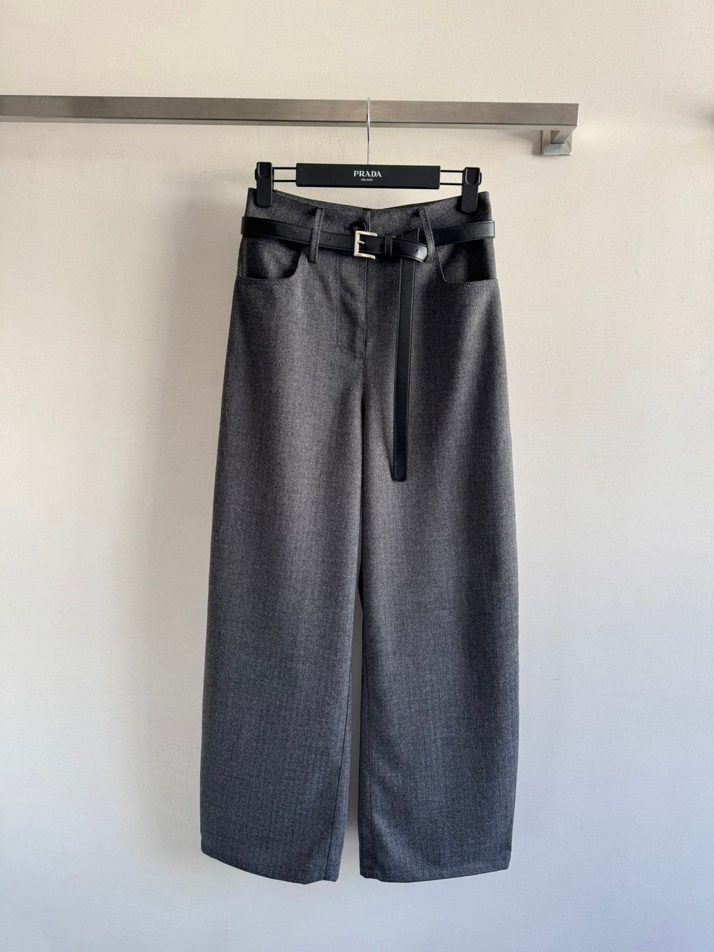 PRADA 26S SUIT 650