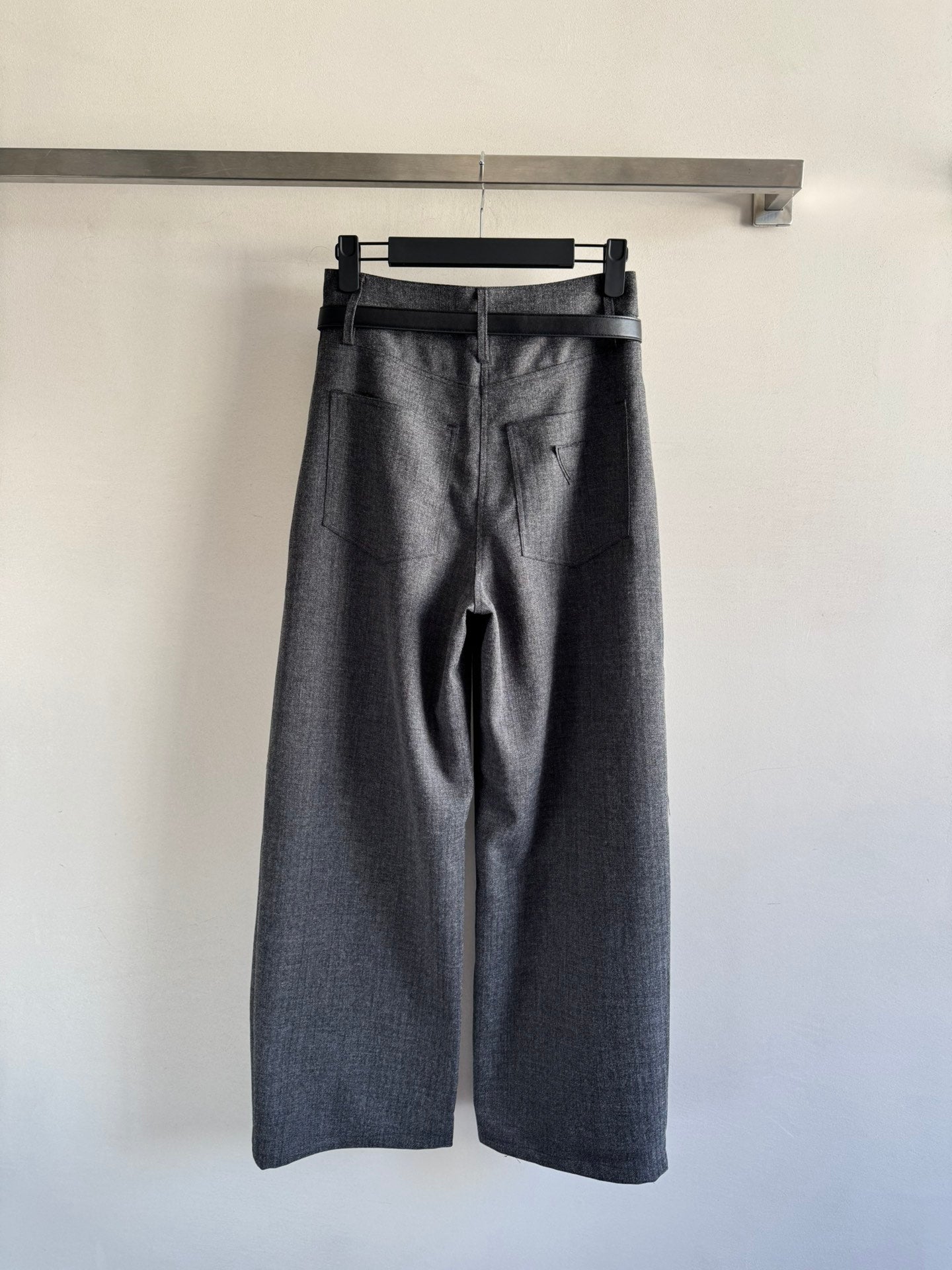 PRADA 26S SUIT 650