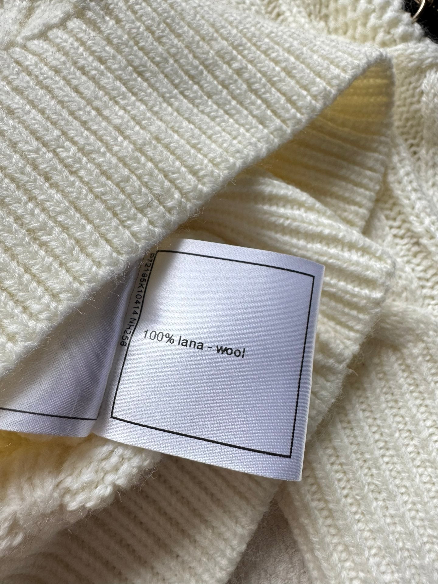 CHANEL 26S SWEATER 692