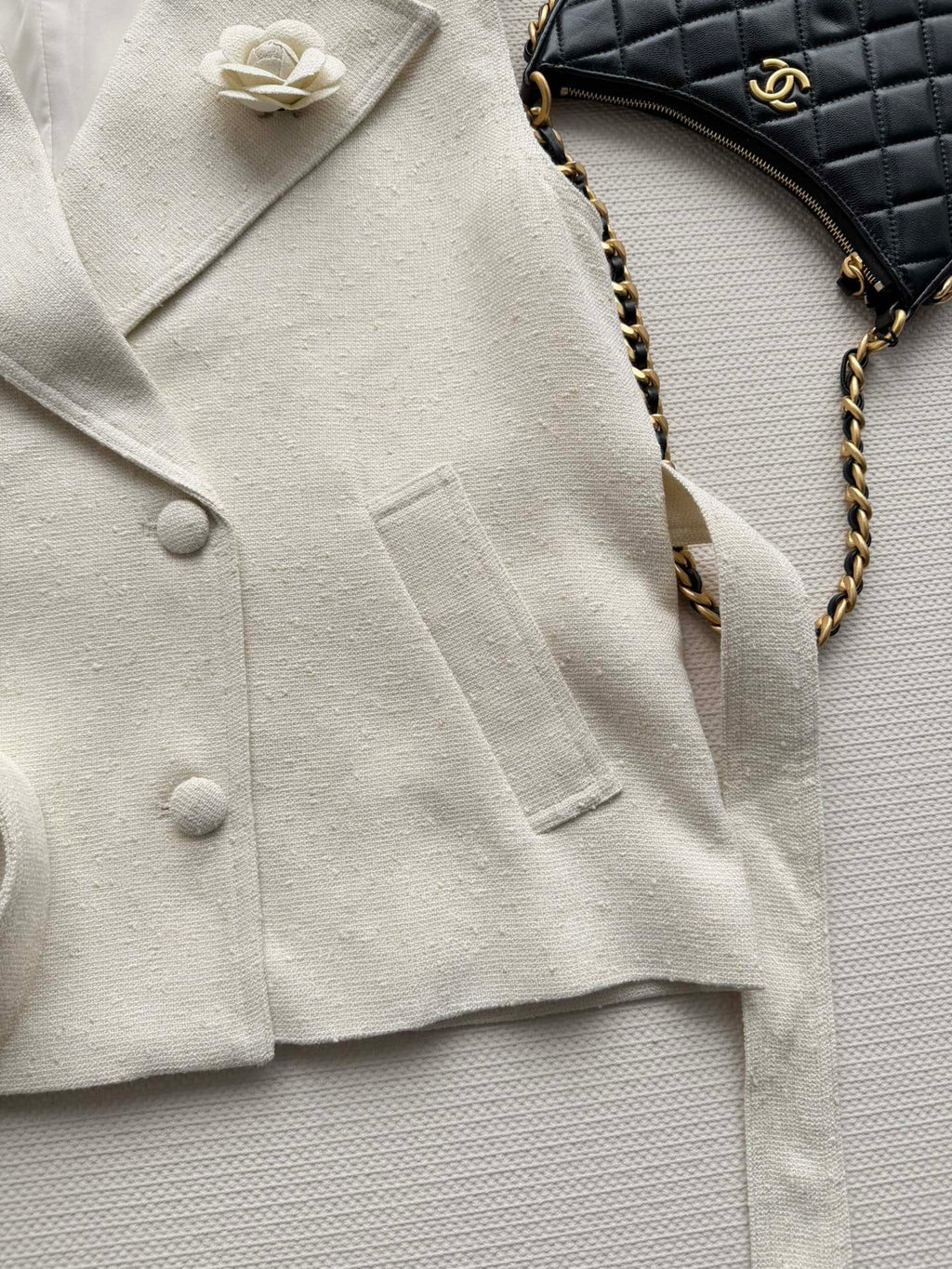 CHANEL 26S SLEEVELESS BLAZER 707