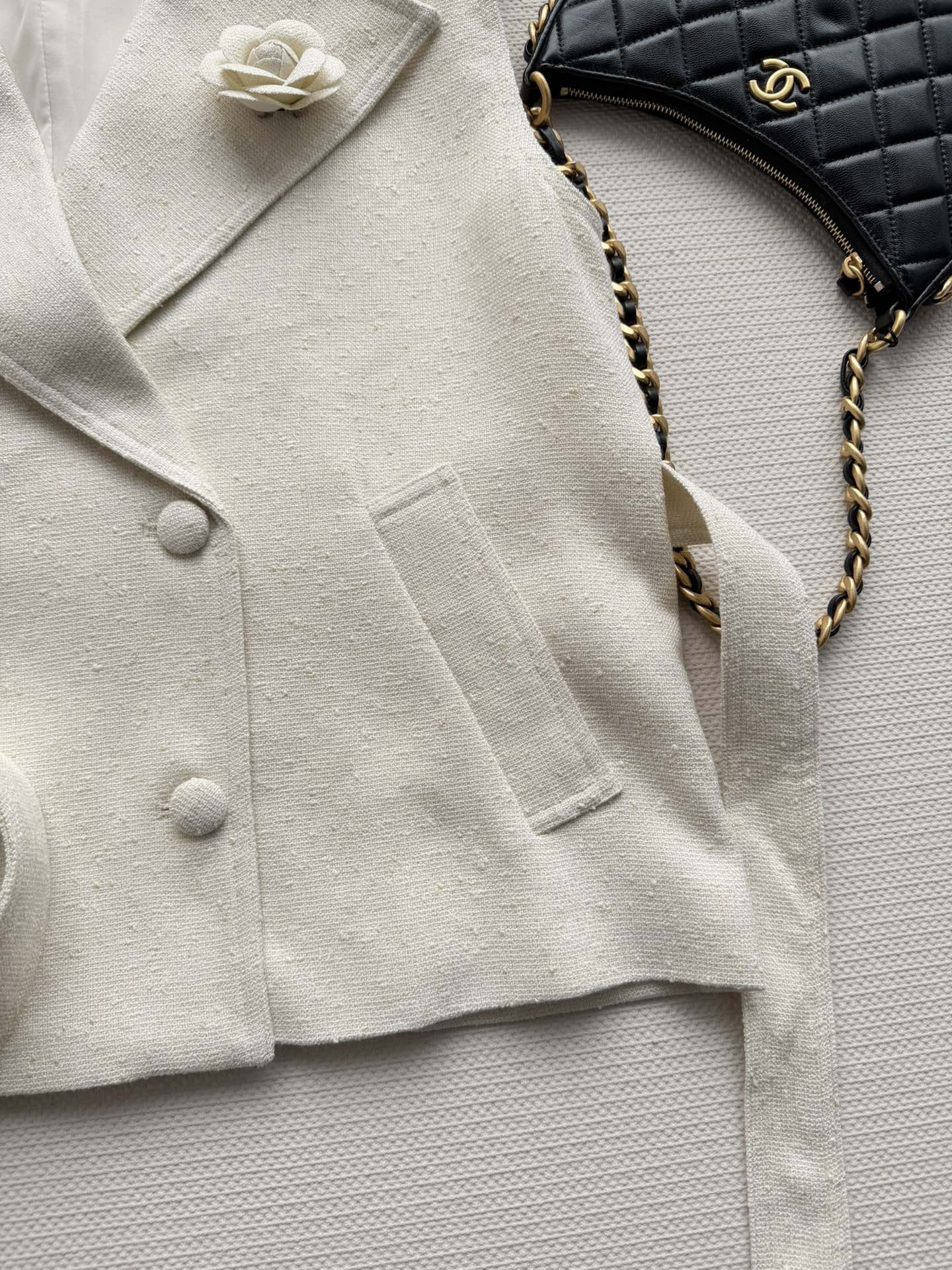 CHANEL 26S SLEEVELESS BLAZER 707