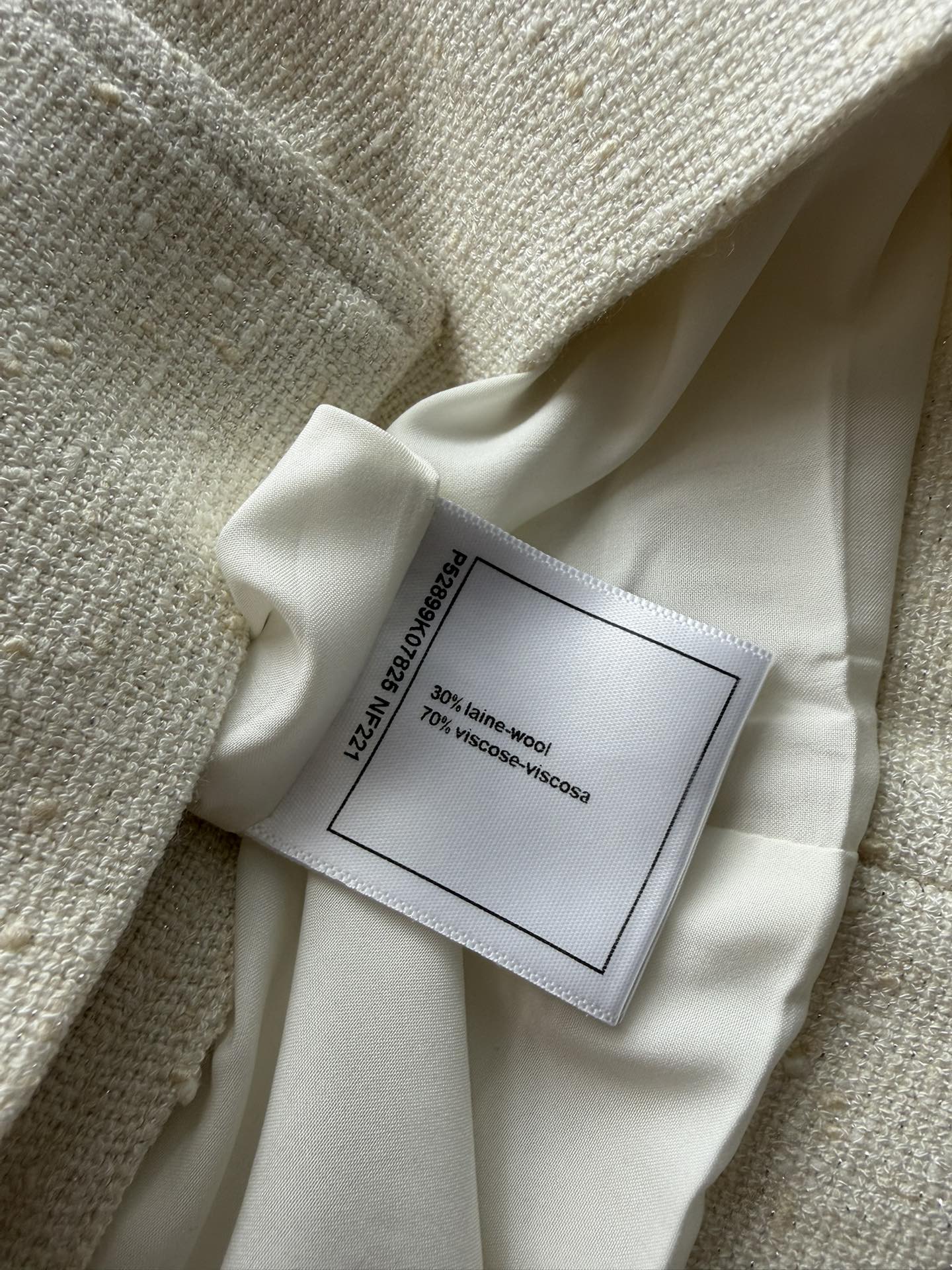 CHANEL 26S SLEEVELESS BLAZER 707