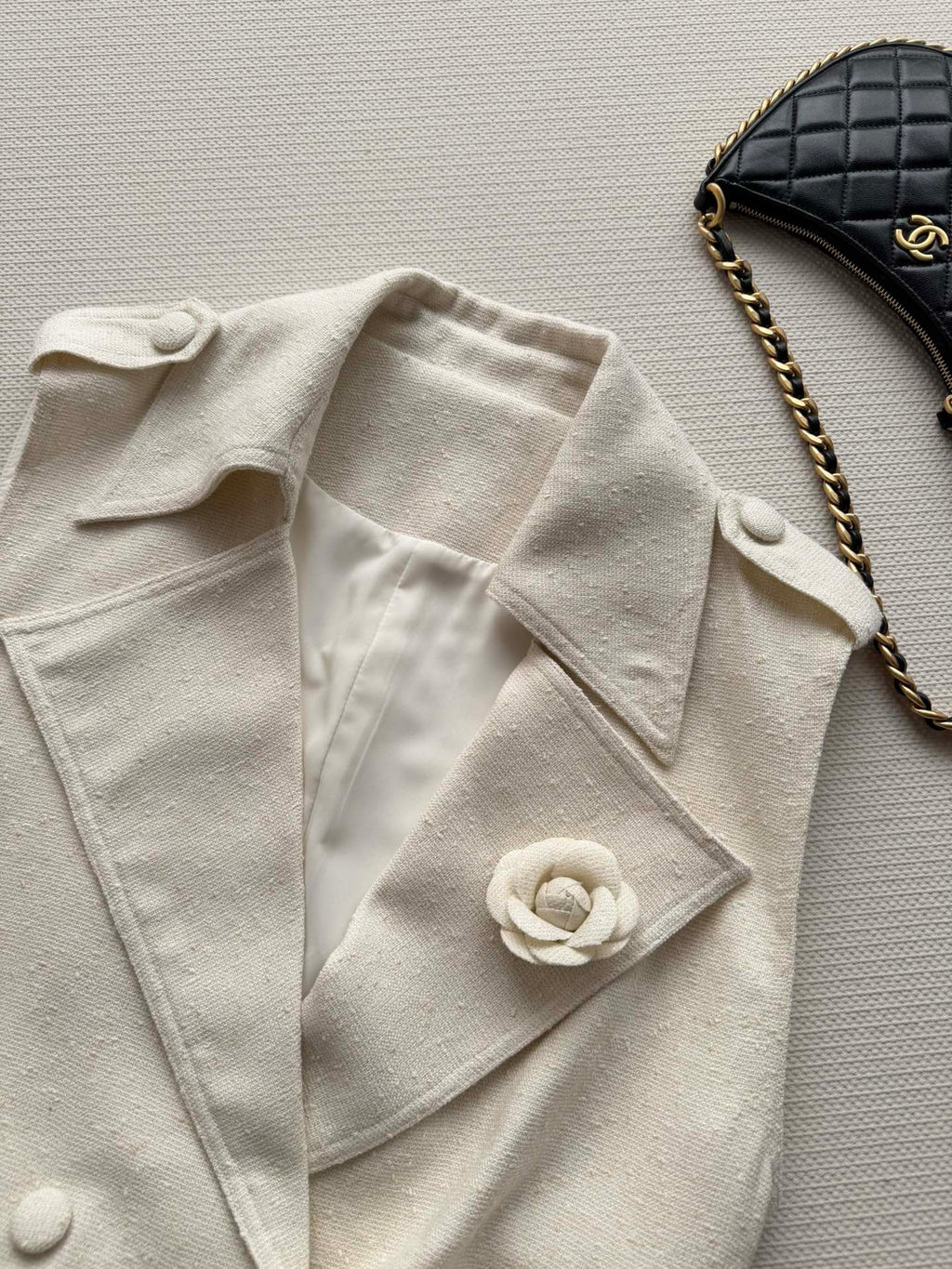 CHANEL 26S SLEEVELESS BLAZER 707