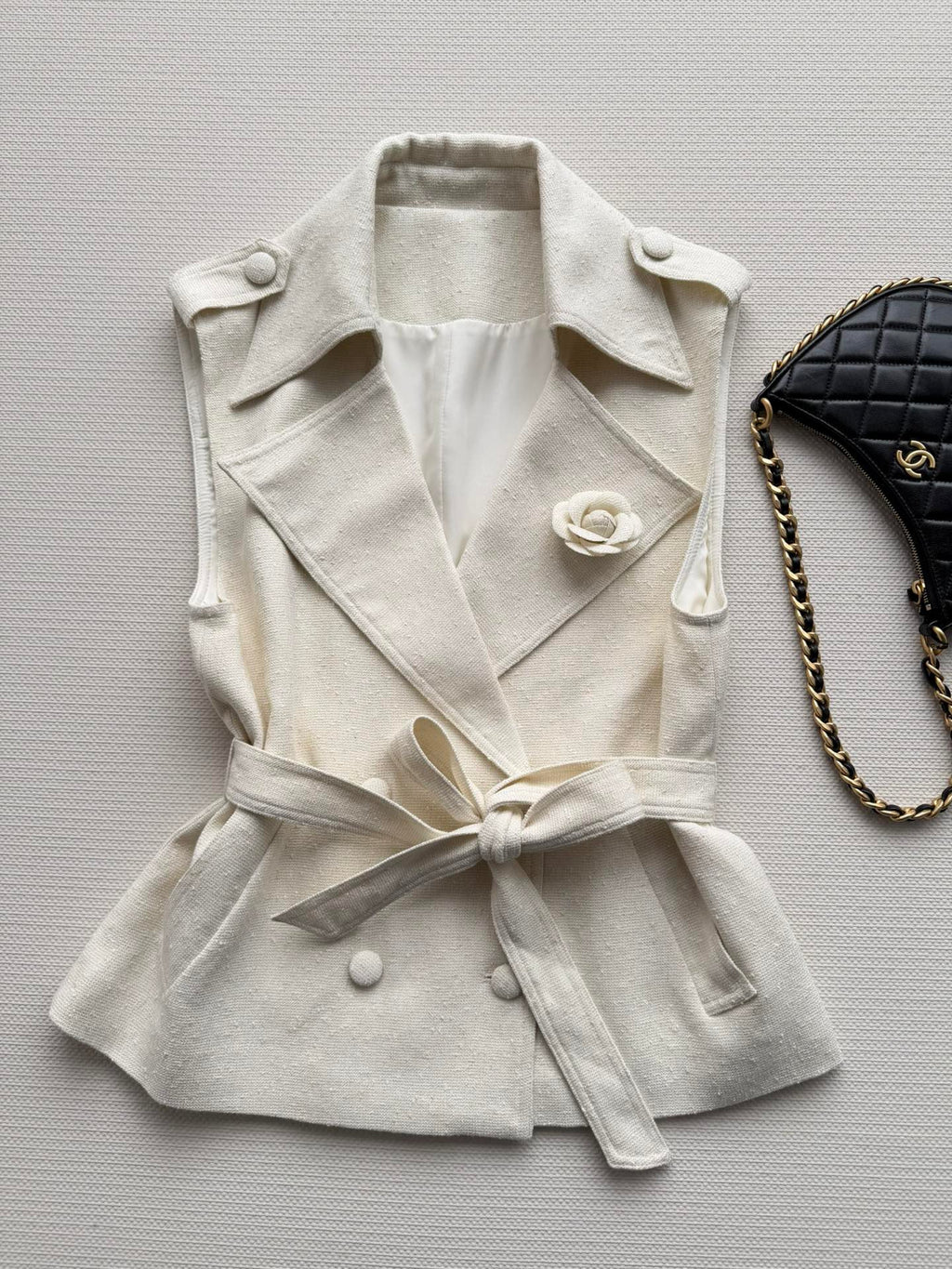 CHANEL 26S SLEEVELESS BLAZER 707