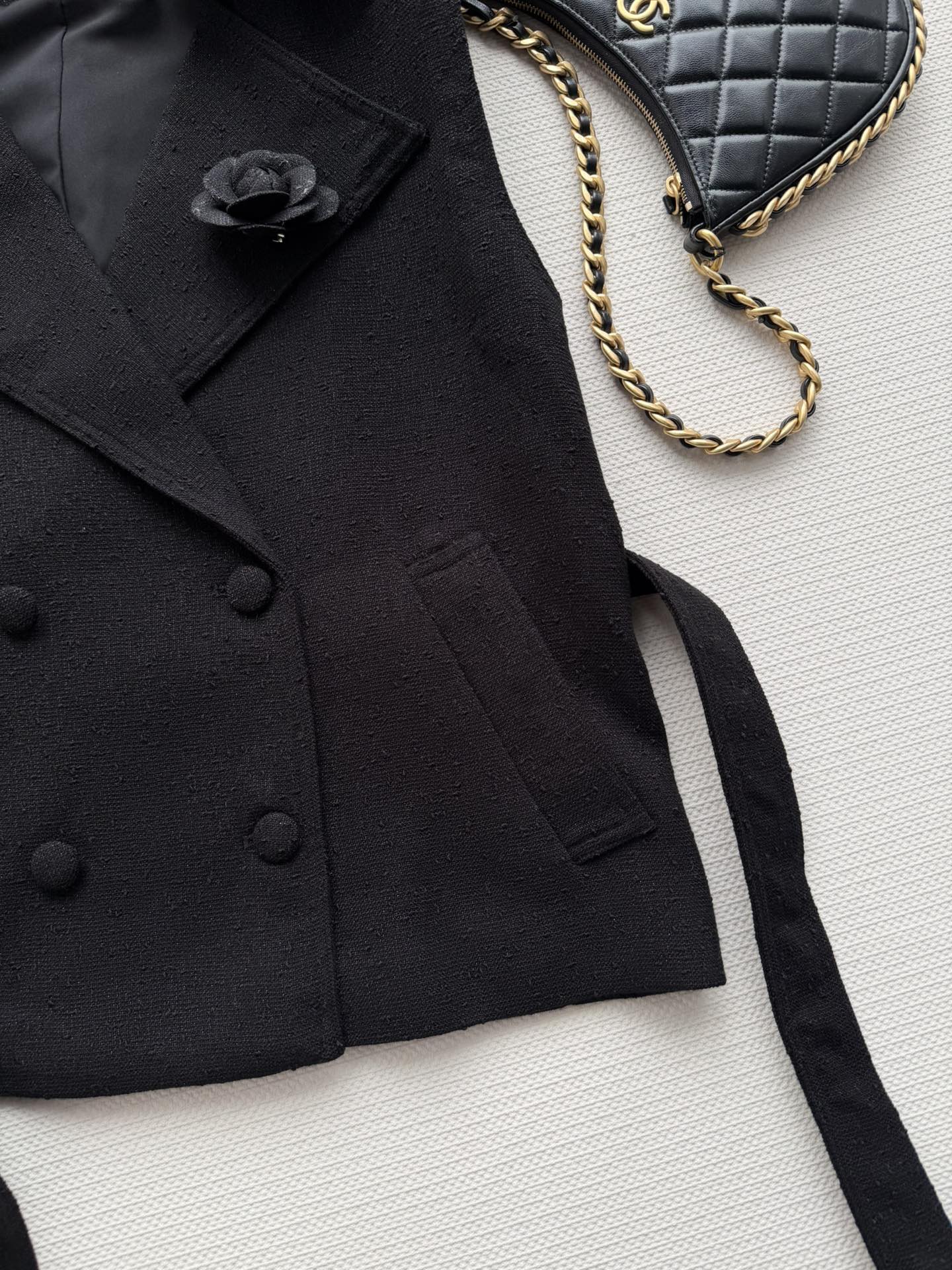 CHANEL 26S SLEEVELESS BLAZER 706