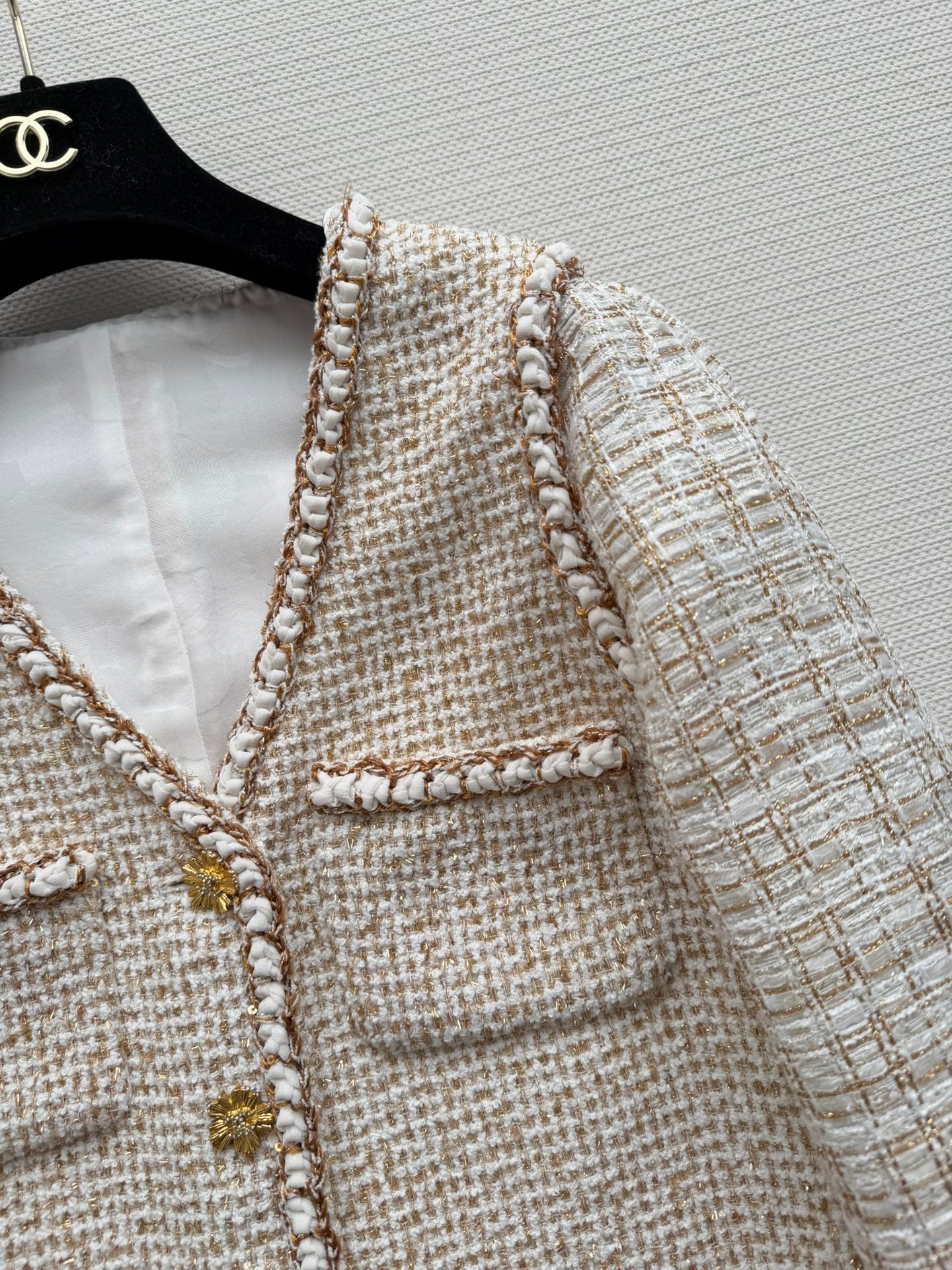 CHANEL 26S V-NECK JACKET 702