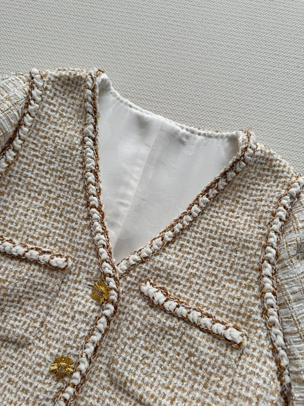 CHANEL 26S V-NECK JACKET 702