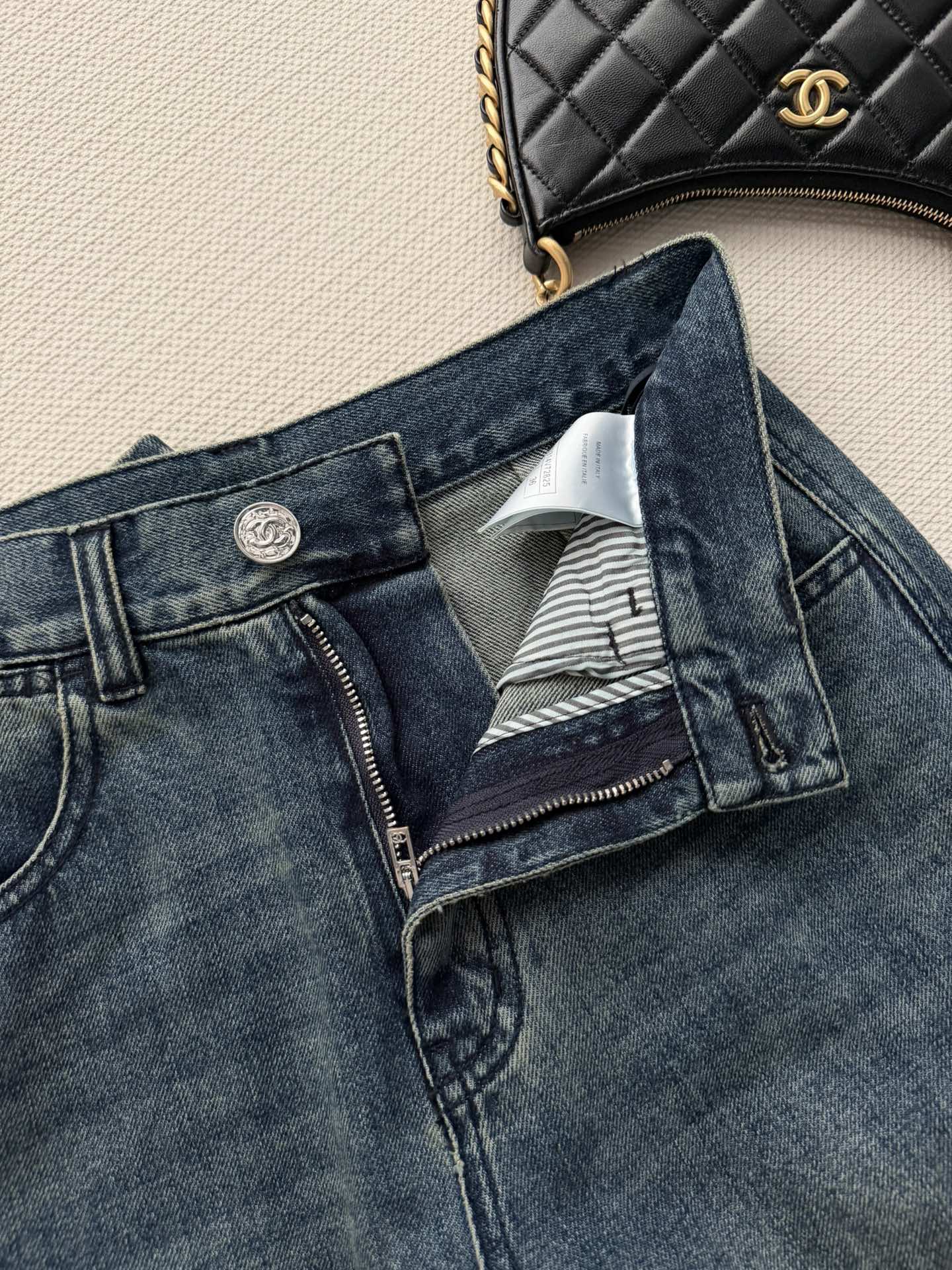 CHANEL 26S JEANS 690
