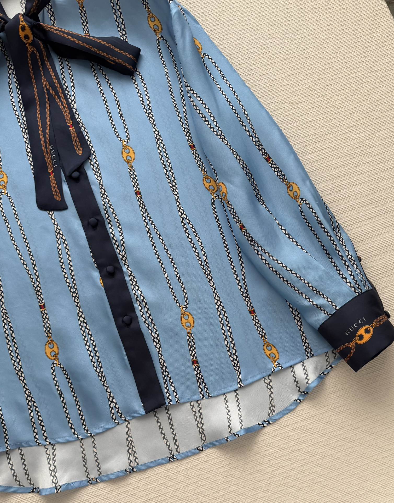 GUCCI 26S SILK SHIRT 258