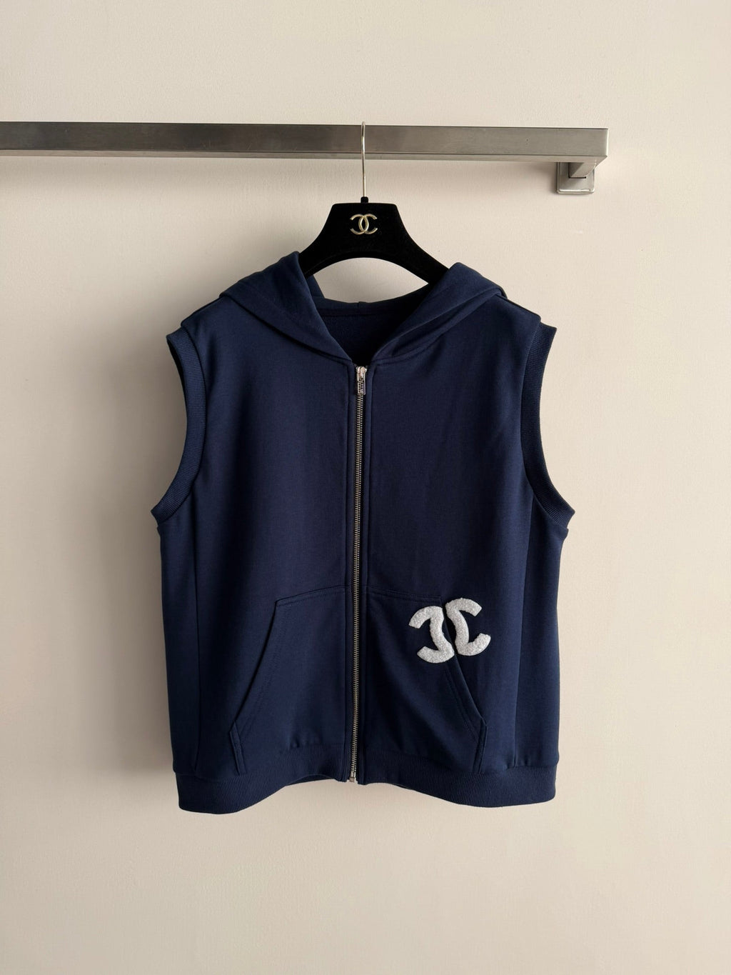 CHANEL 26S HOODED VEST 880