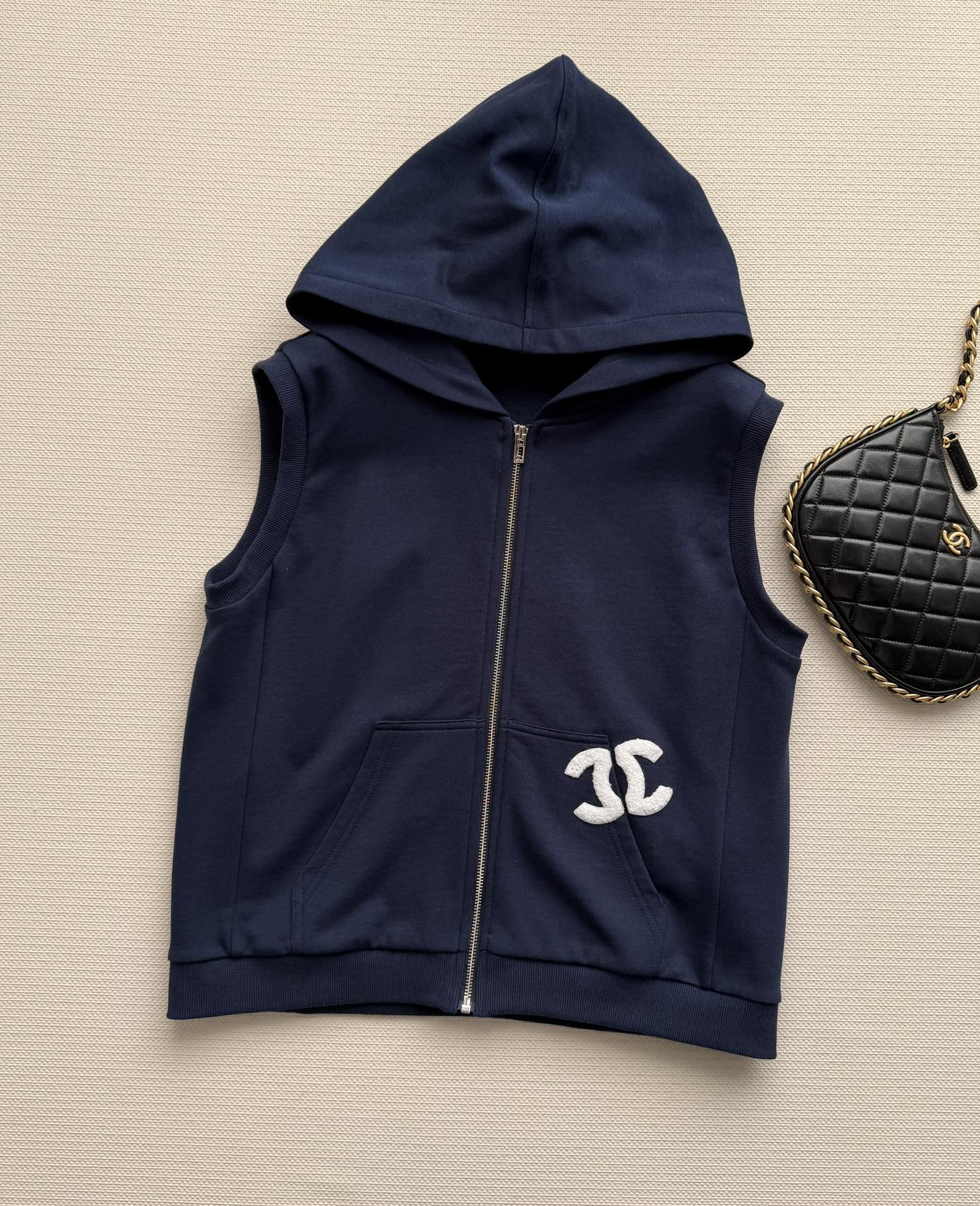 CHANEL 26S HOODED VEST 880