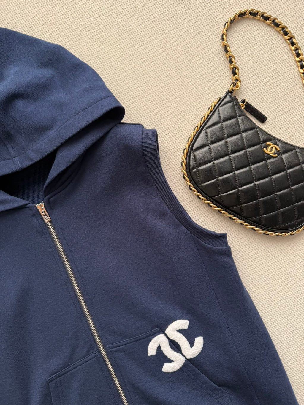 CHANEL 26S HOODED VEST 880