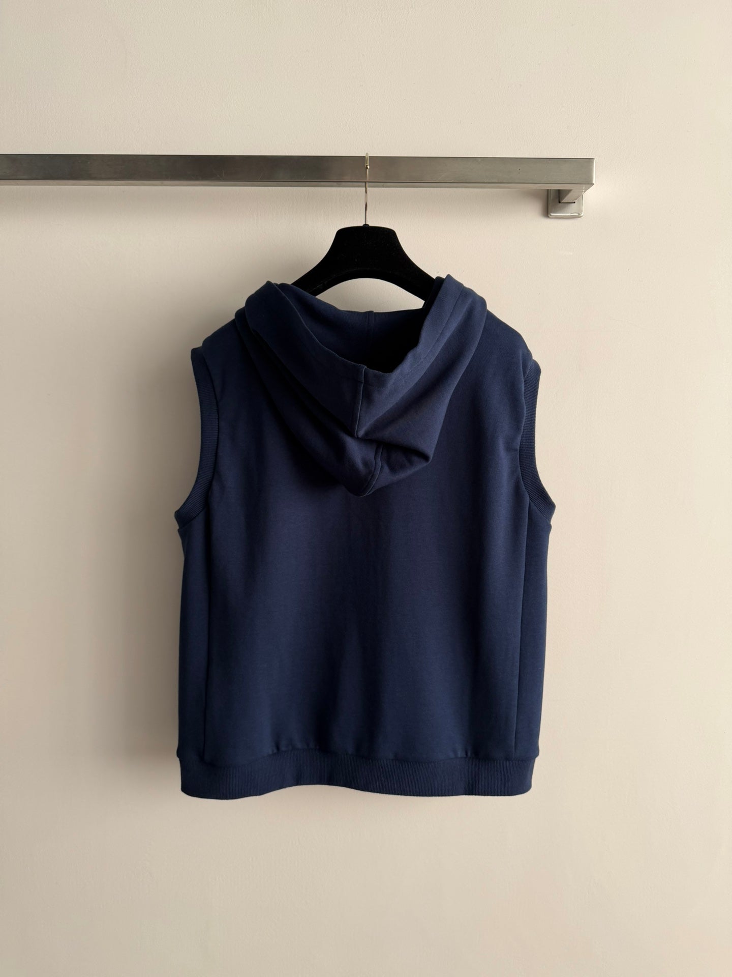 CHANEL 26S HOODED VEST 880