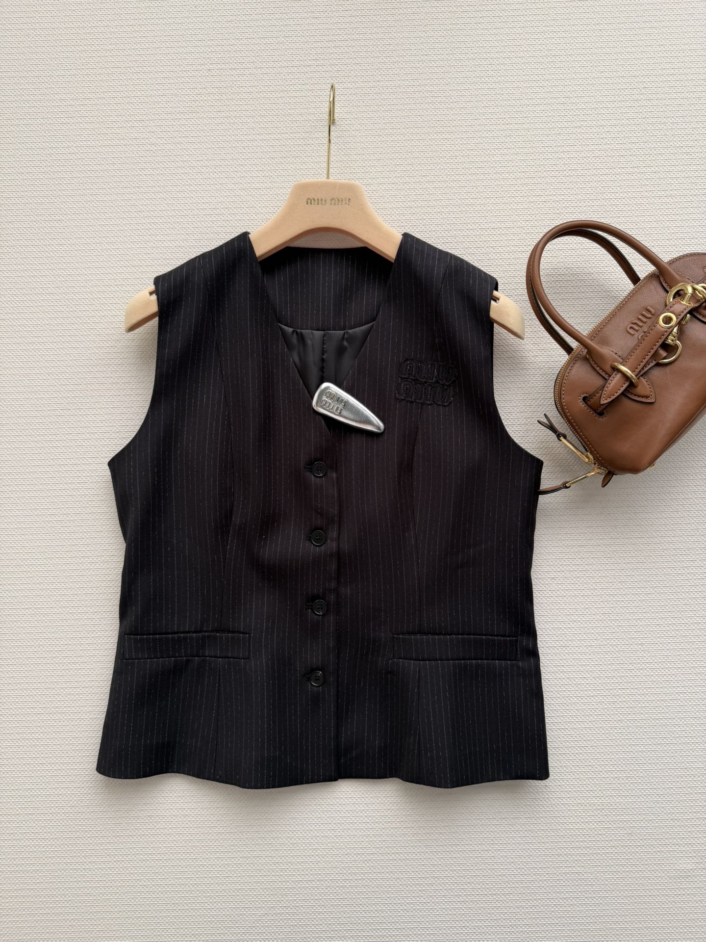 MIUMIU 26S SET VEST AND PLEATED SKIRT 867