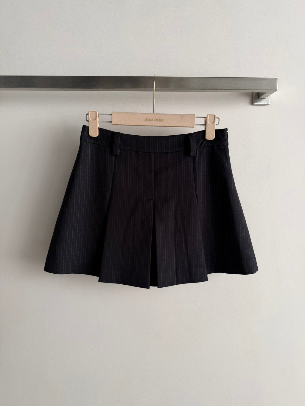 MIUMIU 26S SET VEST AND PLEATED SKIRT 867