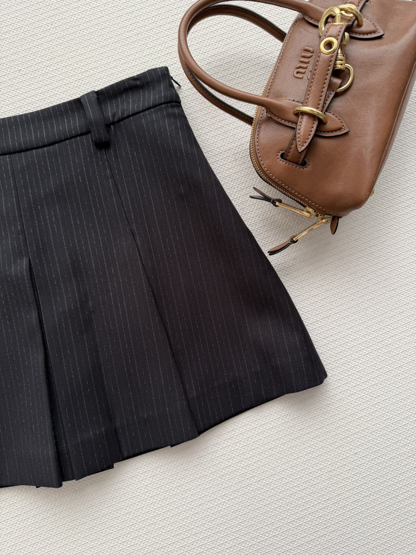 MIUMIU 26S SET VEST AND PLEATED SKIRT 867