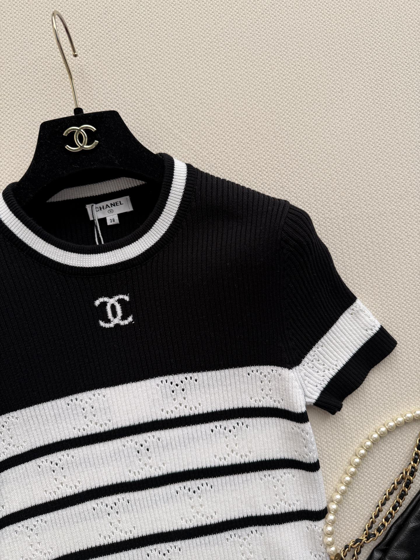CHANEL 26S SHORT-SLEEVE SWEATER STYLE 1037