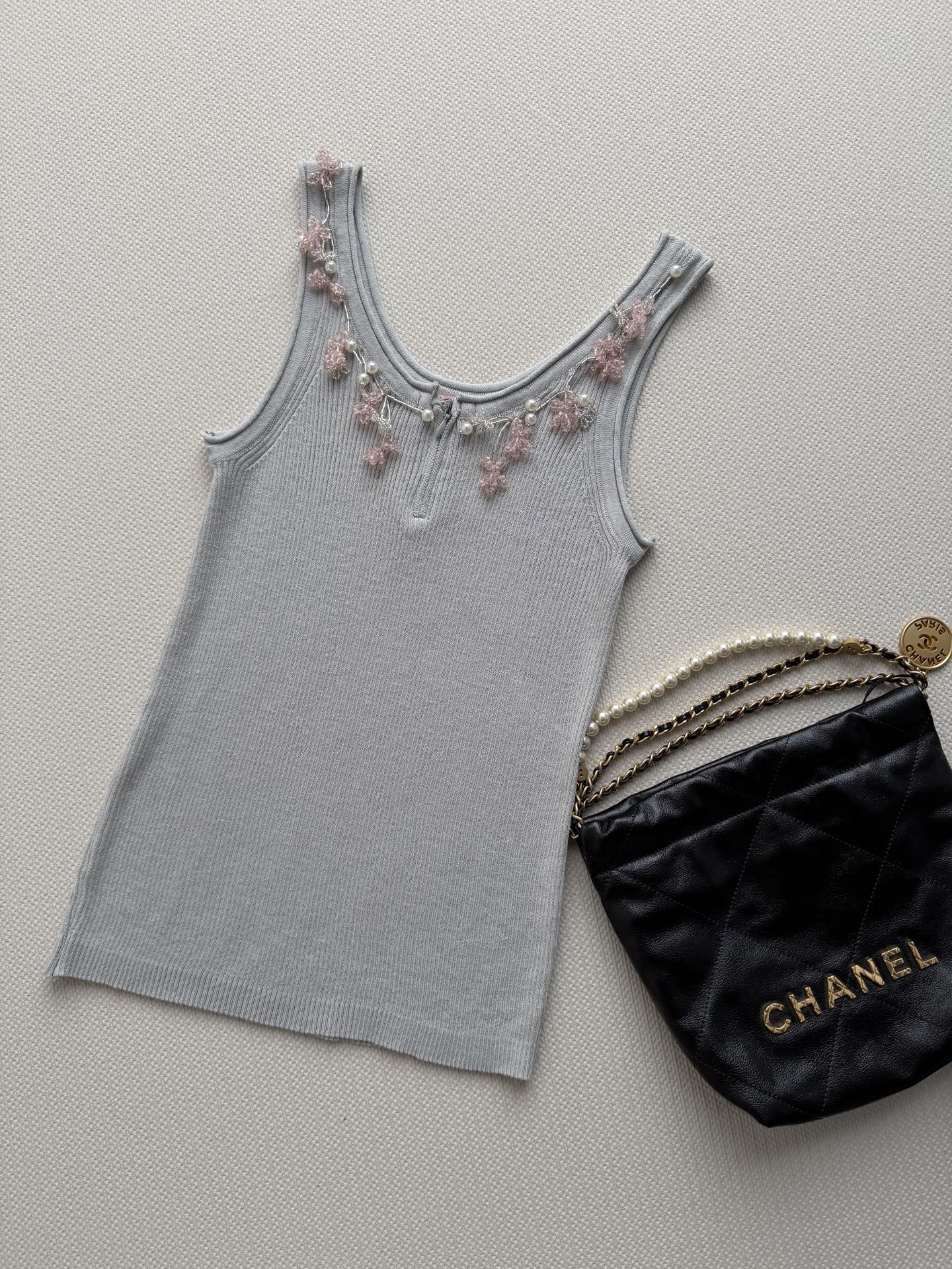CHANEL 26S KNIT SLEEVELESS TOP STYLE 1185