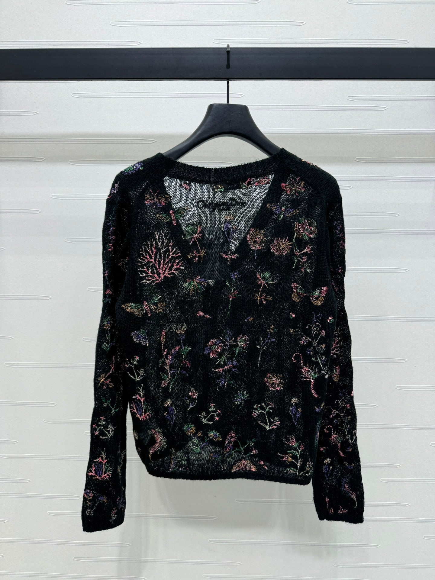DIOR KNITTED V-NECK FLORAL EMBROIDERED CARDIGAN 276698