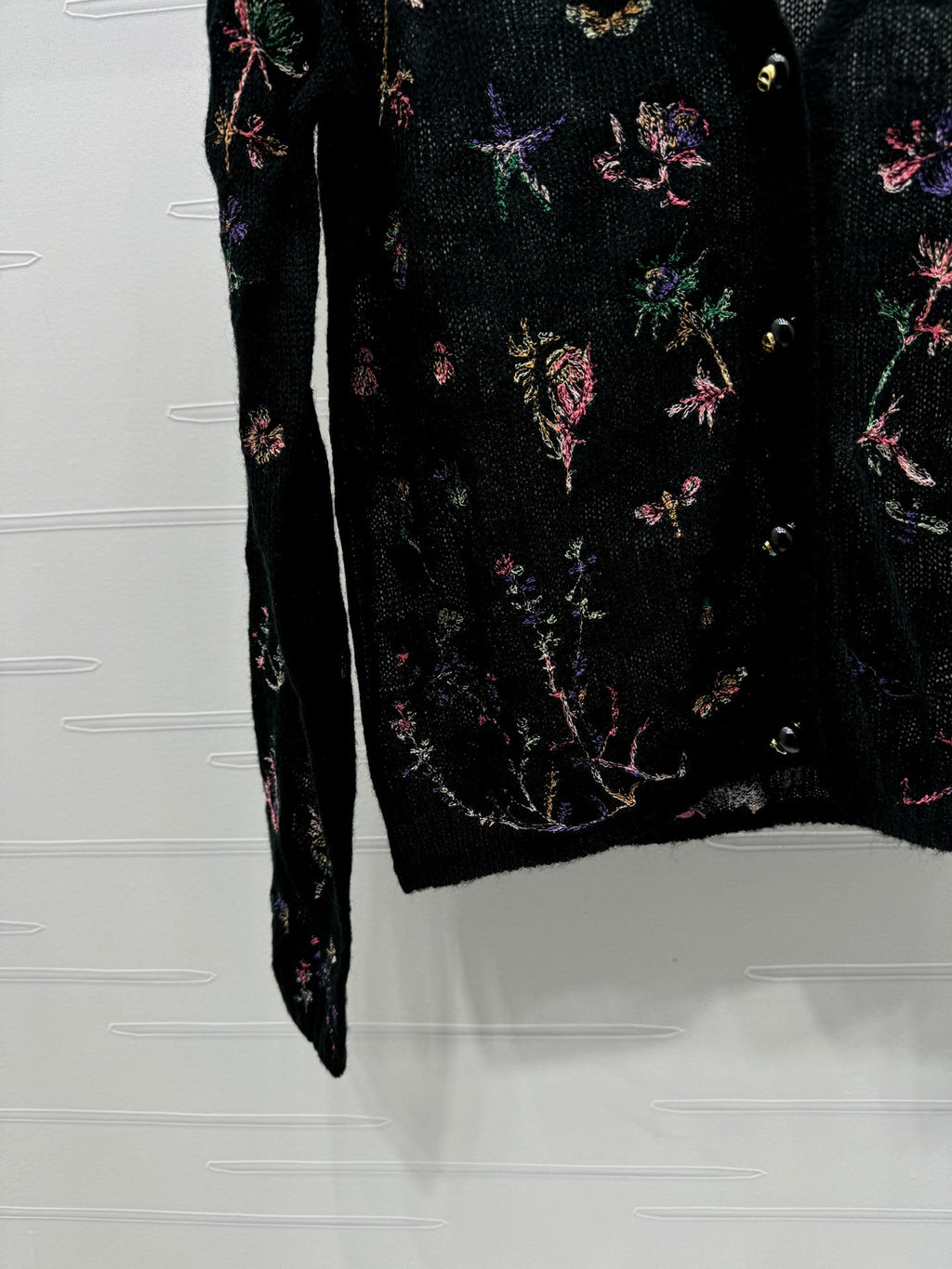 DIOR KNITTED V-NECK FLORAL EMBROIDERED CARDIGAN 276698