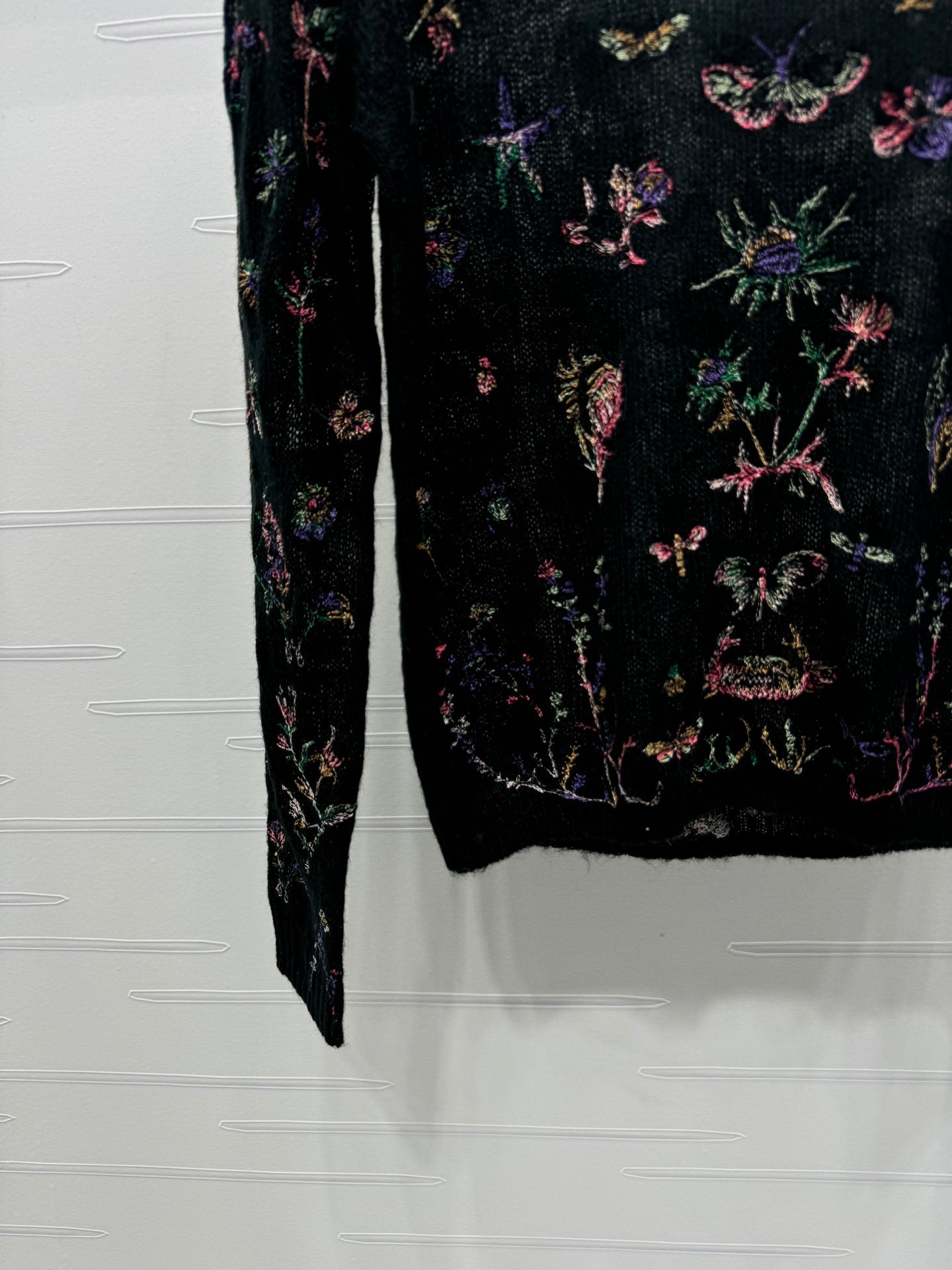 DIOR FLORAL EMBROIDERED KNITTED LONG-SLEEVE TOP 276695