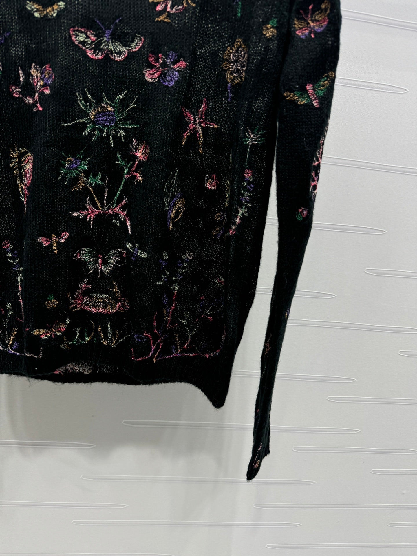 DIOR FLORAL EMBROIDERED KNITTED LONG-SLEEVE TOP 276695