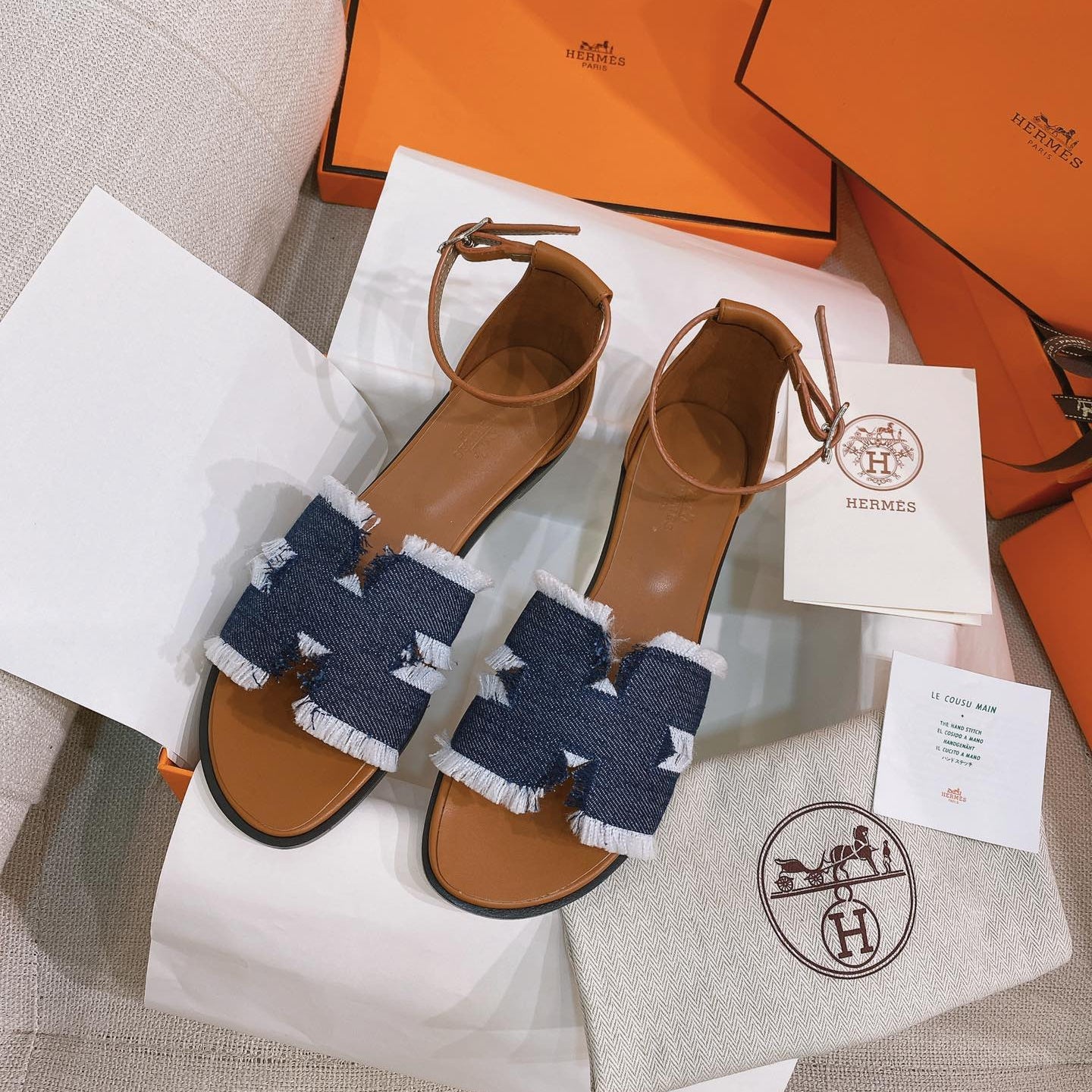 HM 26S SANTORINI SANDAL IN NAVY BLUE CALFSKIN AND FABRIC