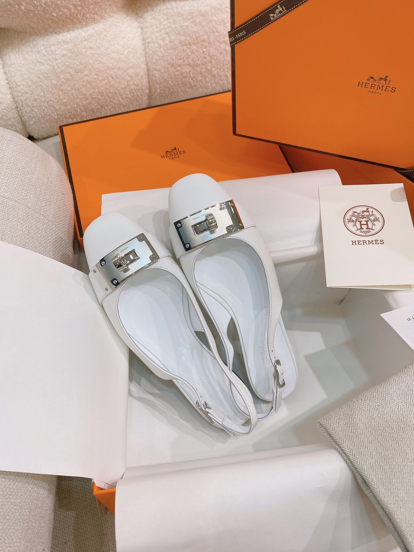 HM 26S INNOCENTE SLINGBACK IN WHITE CALFSKIN SILVER HARDWARE