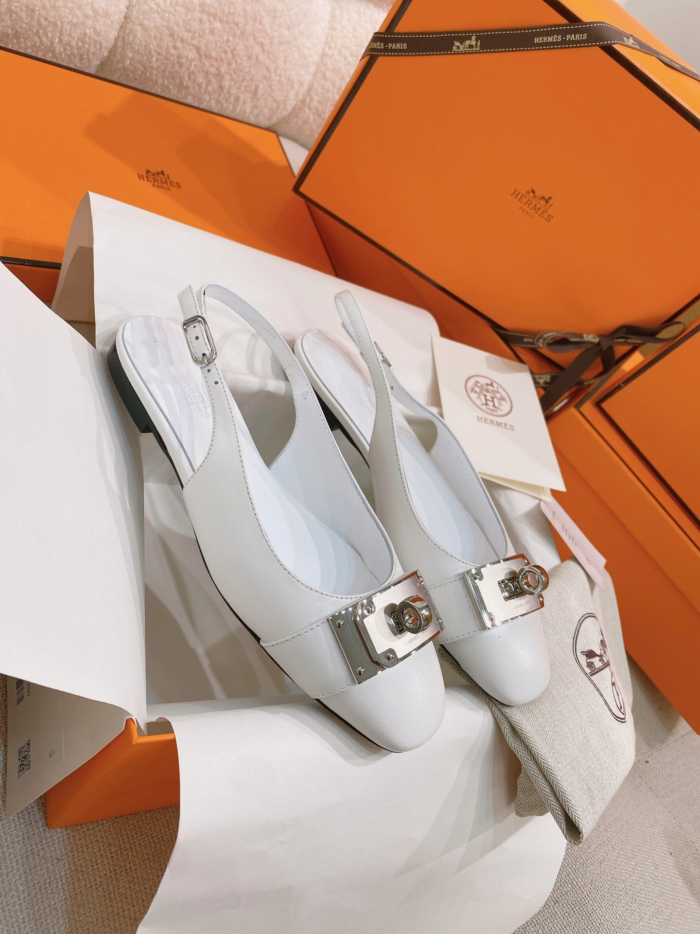 HM 26S INNOCENTE SLINGBACK IN WHITE CALFSKIN SILVER HARDWARE