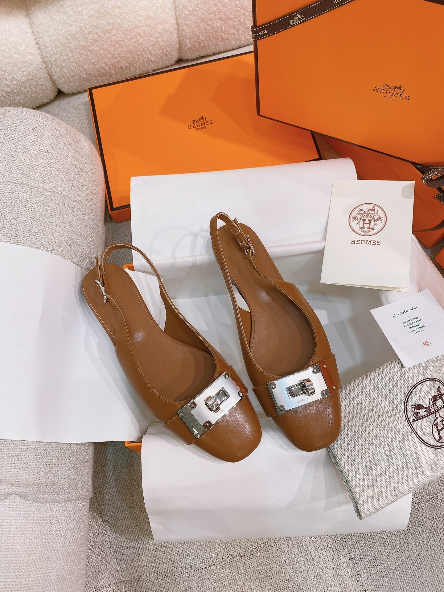 HM 26S INNOCENTE SLINGBACK IN CARAMEL BROWN CALFSKIN SILVER HARDWARE
