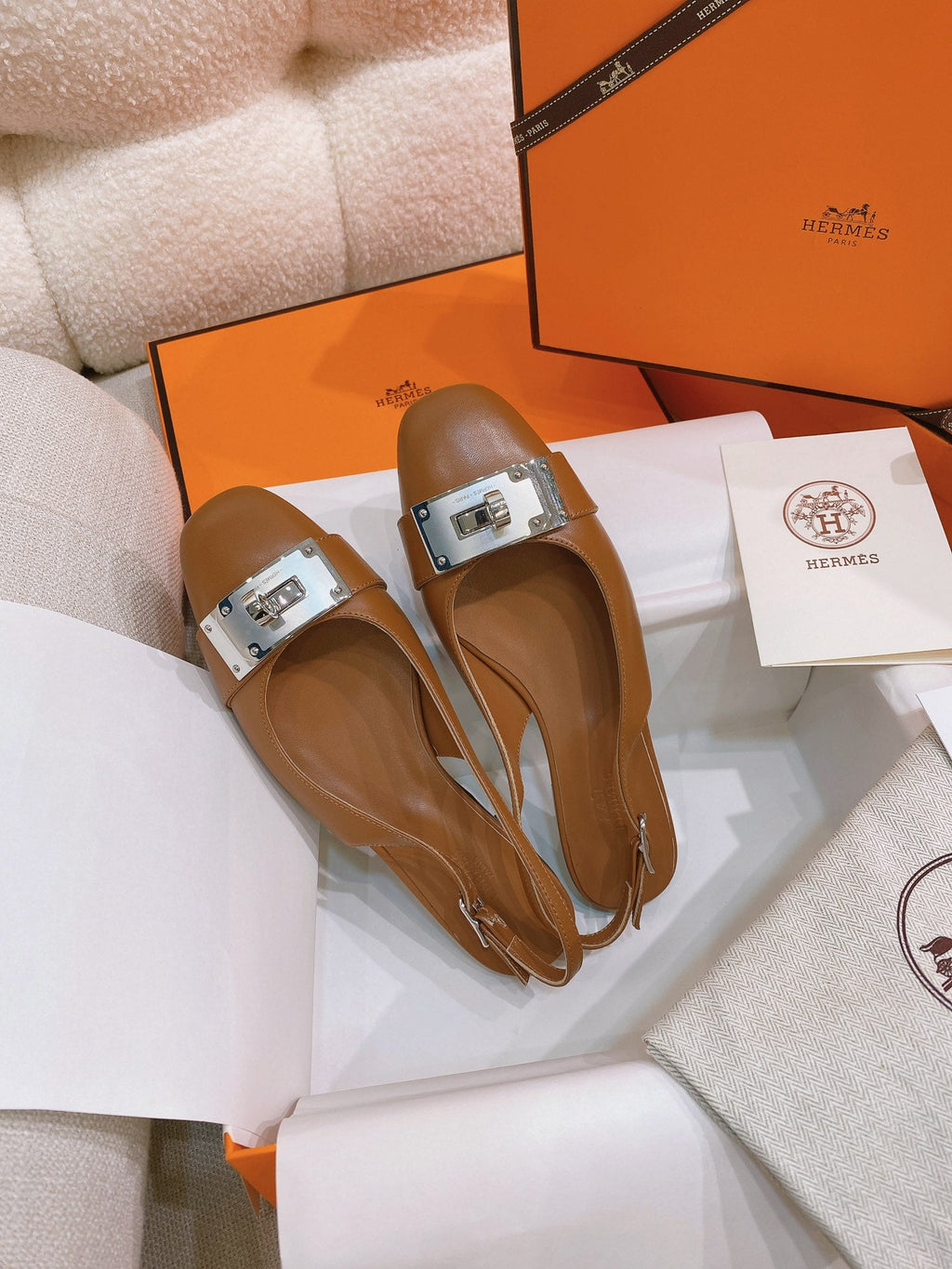 HM 26S INNOCENTE SLINGBACK IN CARAMEL BROWN CALFSKIN SILVER HARDWARE